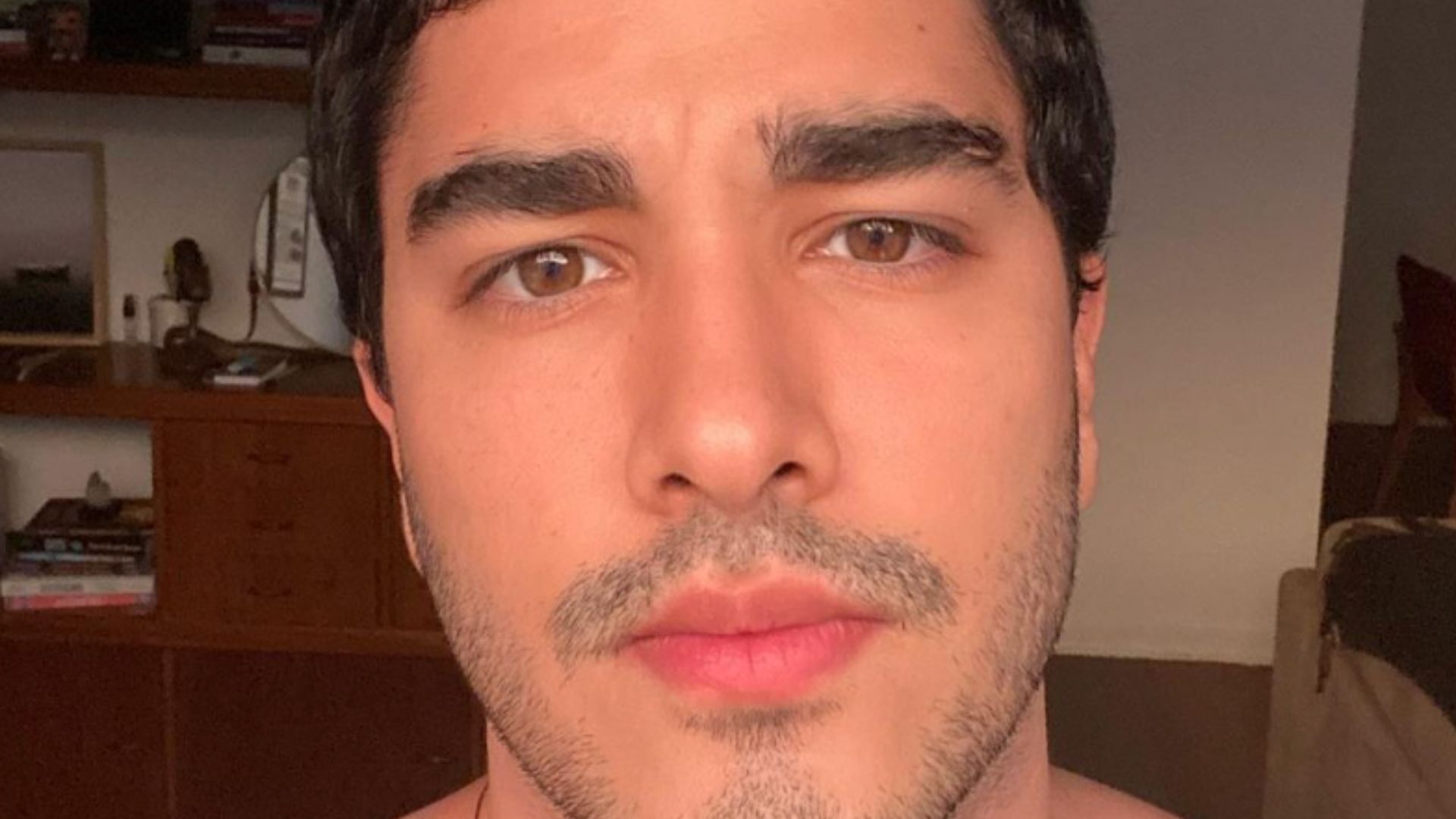 Ator se revolta com desemprego e faz desabafo corajoso: “Não aguento mais”