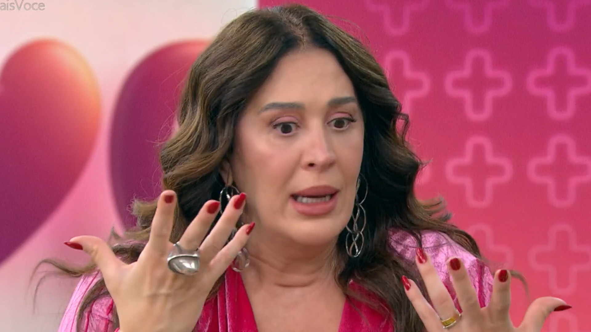 No ‘Mais Você’, Claudia Raia polemiza com termo ofensivo e gera revolta: “Dói”