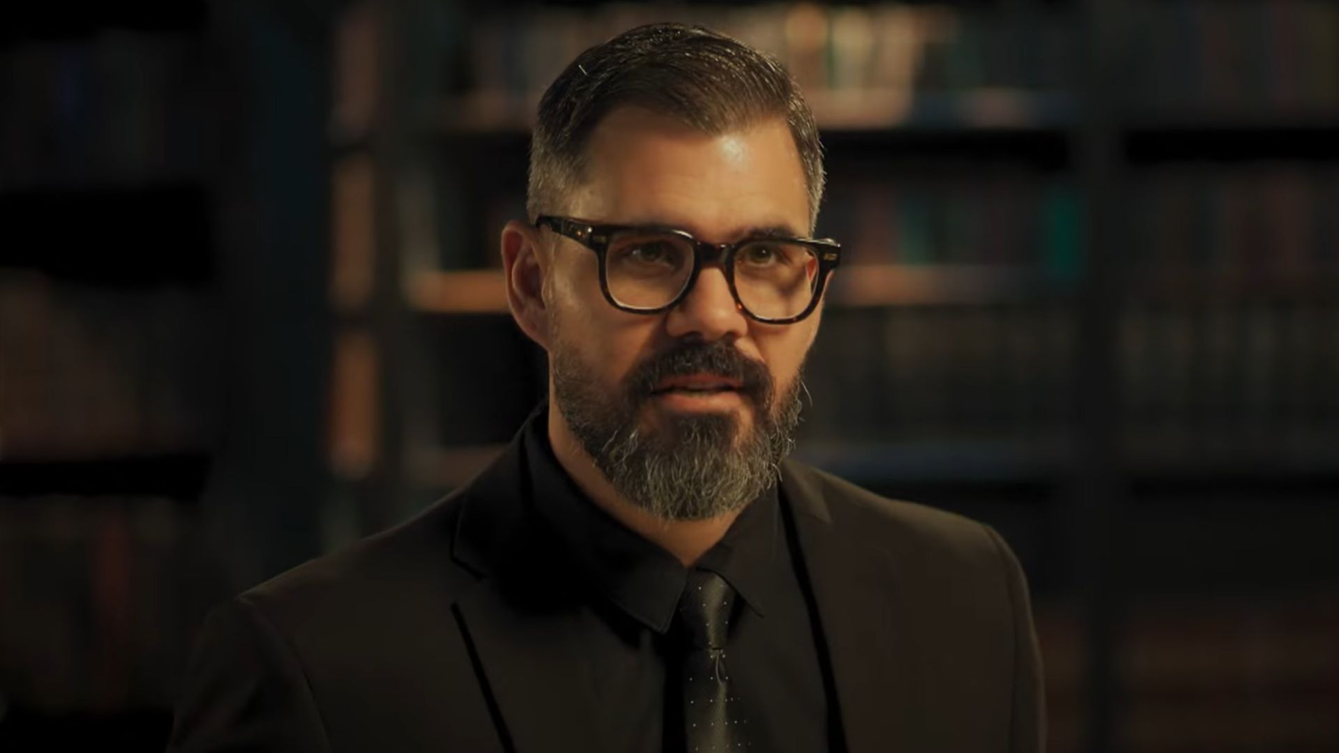 Fuzuê: Juliano Cazarré revela segredos do seu personagem: “Vilanias de verdade”