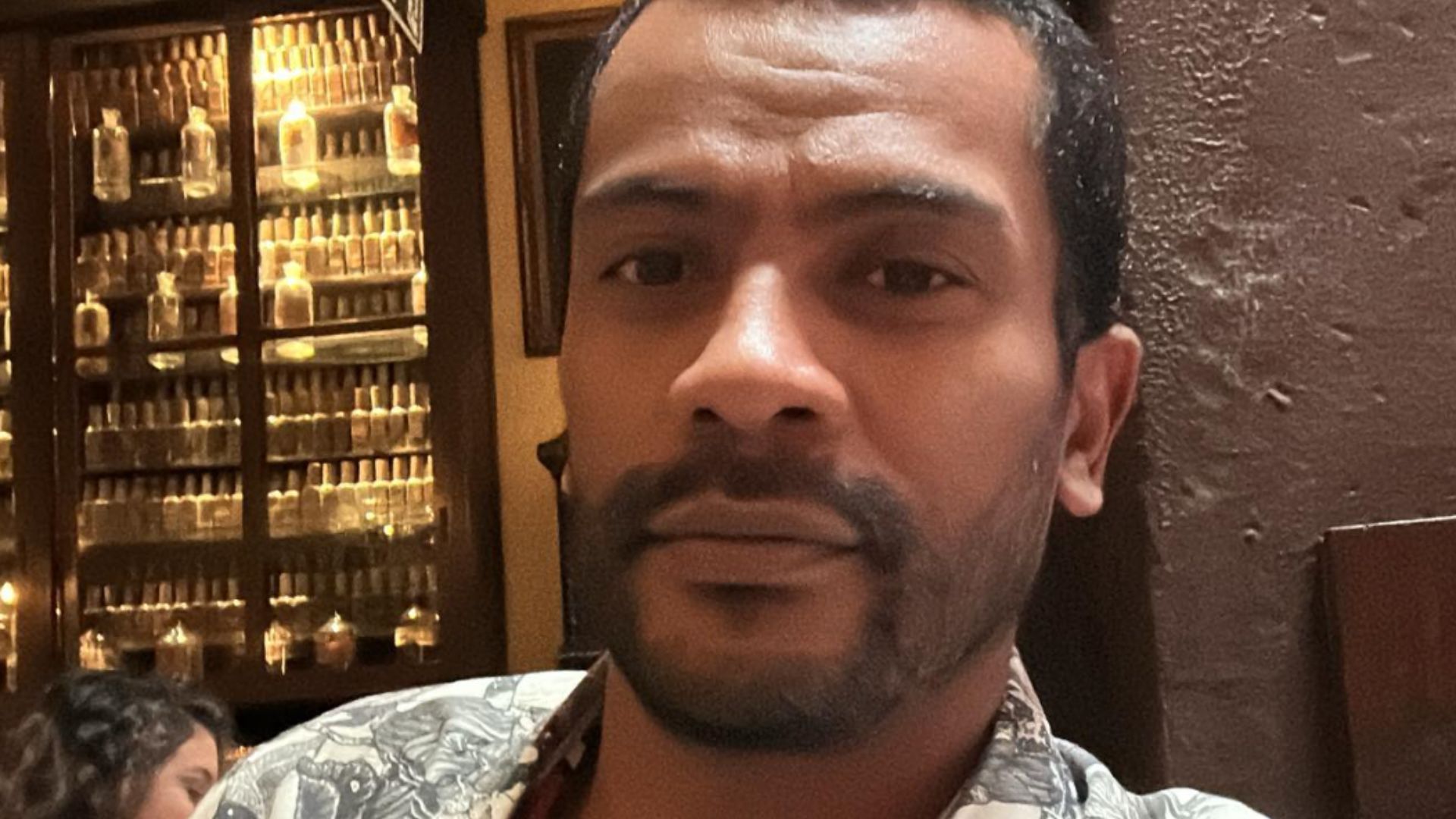 Será? Galã de ‘Vai na Fé’, Samuel de Assis viveu romance com outro gato da Globo