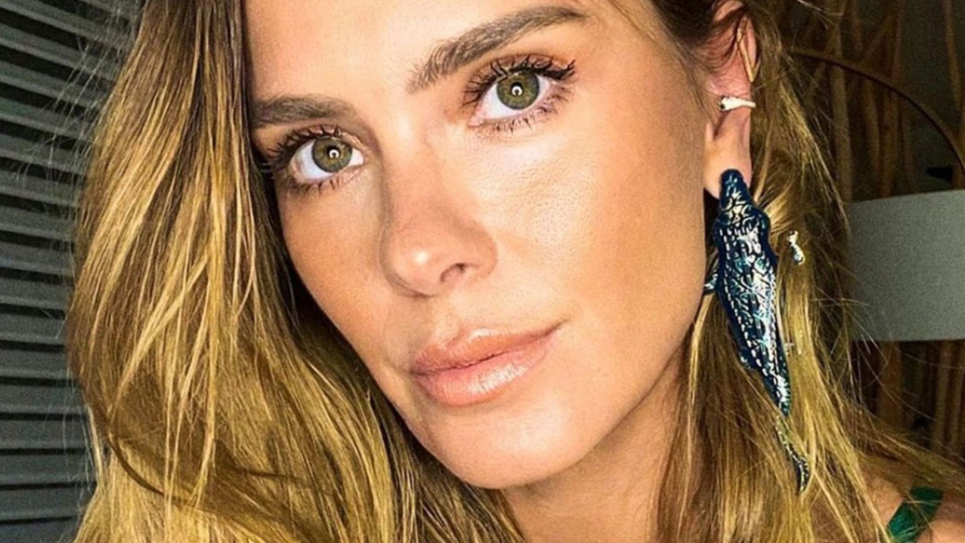 Idade de Carolina Dieckmann deixa web perplexa: “Mais nova que eu com 23”