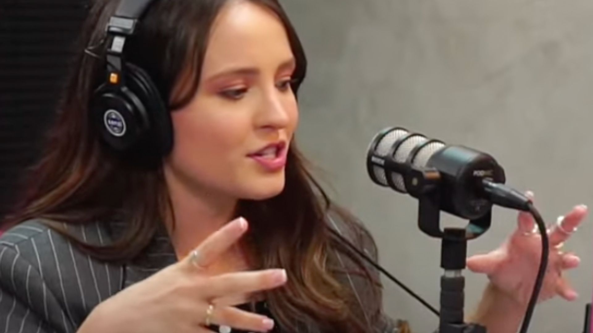 Larissa Manoela reconhece dificuldades após romper com a mãe: “Não tenho medo”
