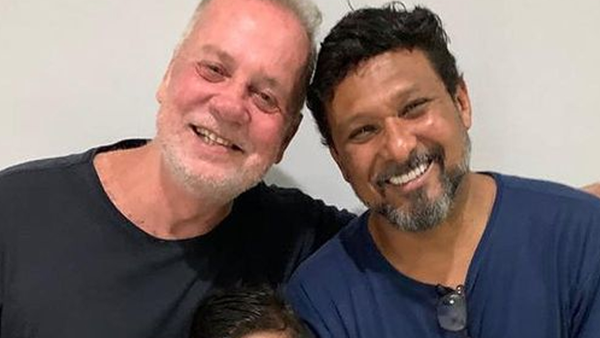 Luiz Fernando Guimarães celebra 3 anos de adoção dos filhos: conheça a família