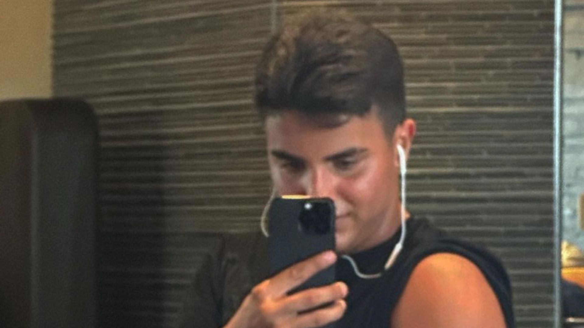 Filho de Ivete Sangalo exibe músculos aos 13 anos e impressiona: “Do nada?”