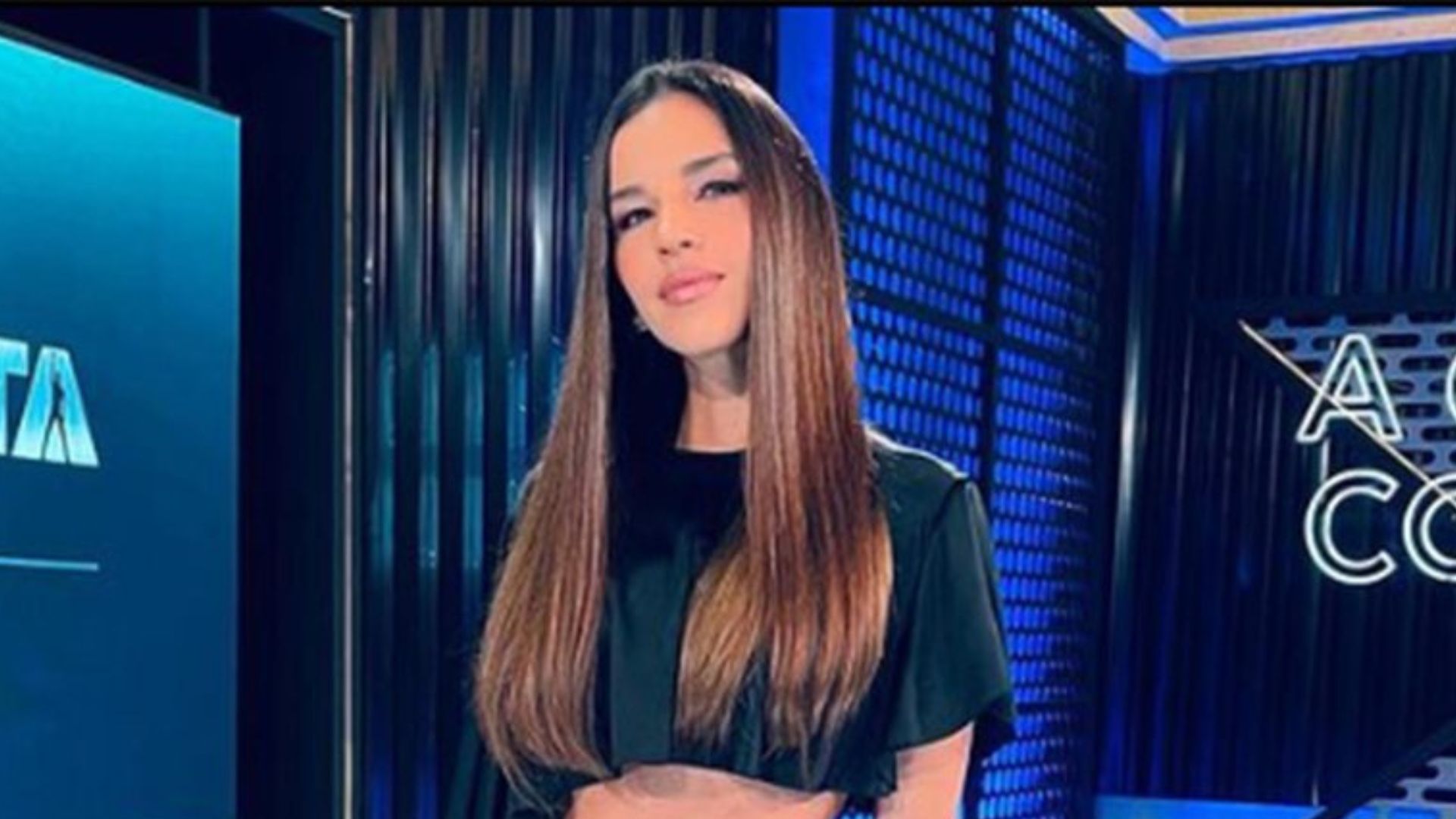Mariana Rios é detonada por surgir com cintura “desconfigurada”: “Desnecessário”