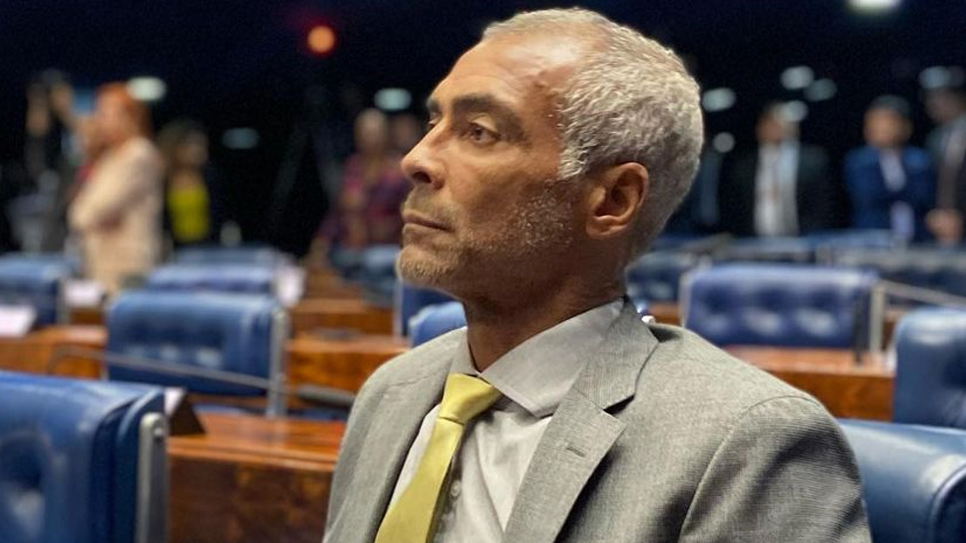 Aos 57 anos, Romário é internado com infecção grave no Rio de Janeiro