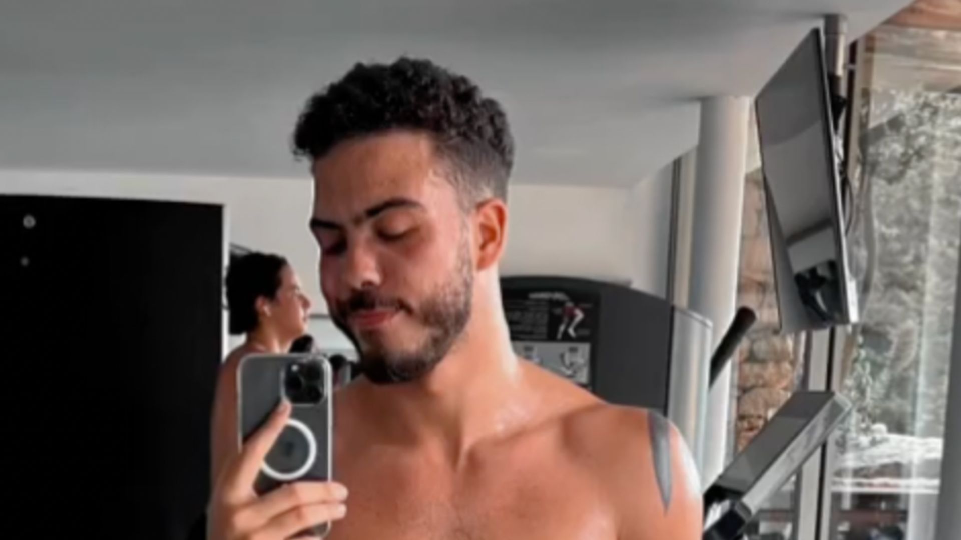 Ronald, filho de Ronaldo, exibe corpo musculoso após perder 20 kg: “Aparecendo”