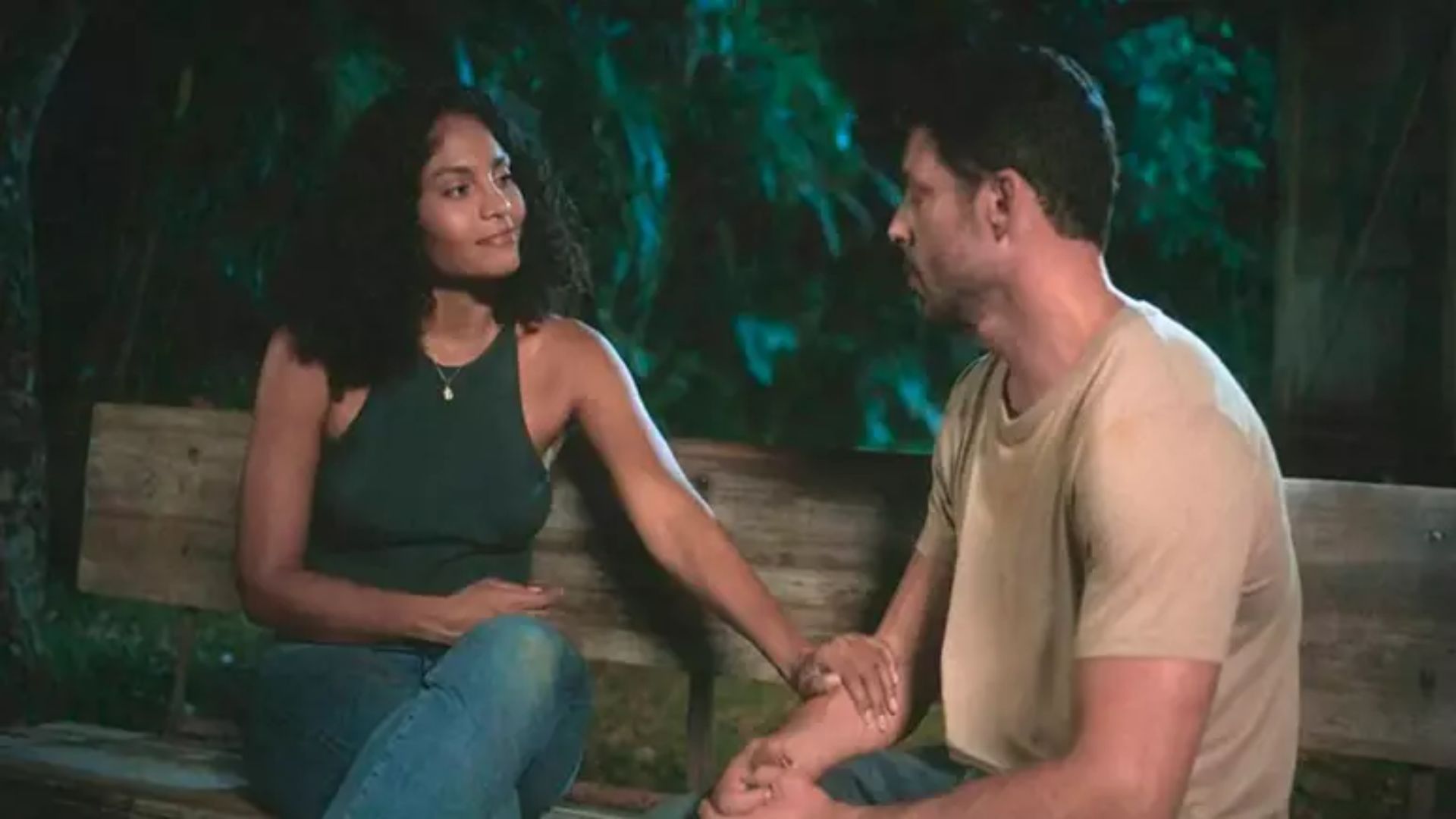 Terra e Paixão: Após beijo, Aline aconselha Caio a se casar com outra