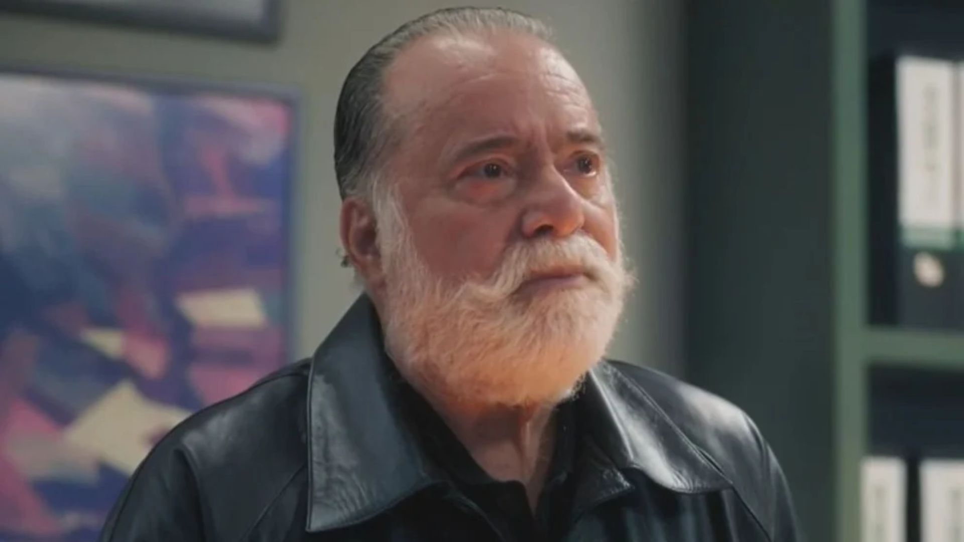 Terra e Paixão: Caio faz Antônio chorar com revelação: “Tem sido utilizado!”