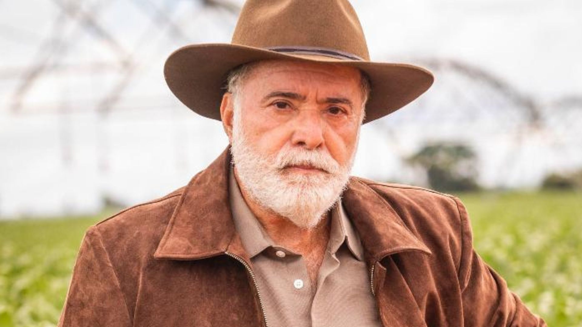 Destemido, Tony Ramos expõe insatisfação em reunião emergencial de ‘Terra e Paixão’