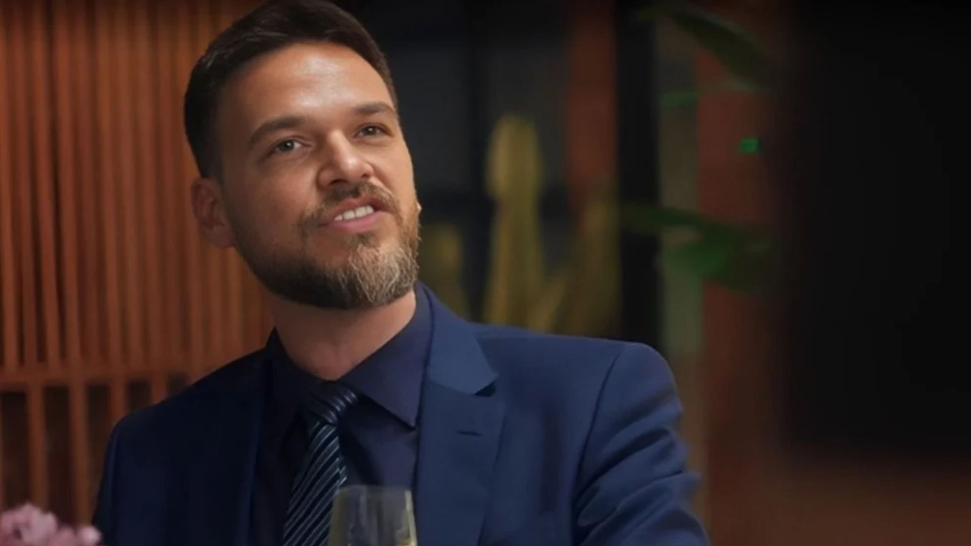 Vai na Fé: Theo revela motivo inusitado para acolher os filhos: “Não tem preço!”