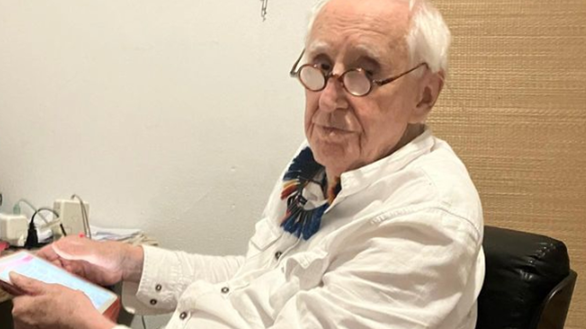 Zé Celso teve 40% do corpo queimado em incêndio: “Gravidade existe”