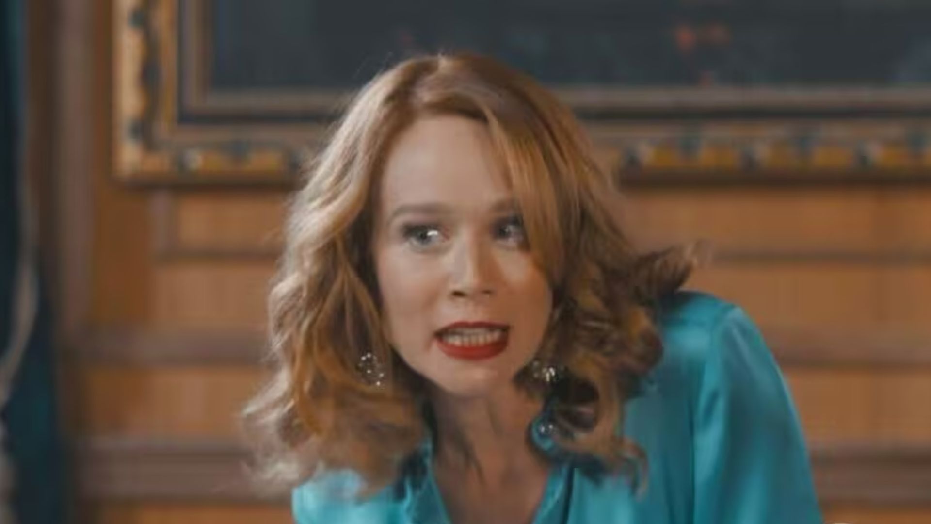 Amor Perfeito: Faca nas costas! Gilda encomenda nova morte e acaba com rival