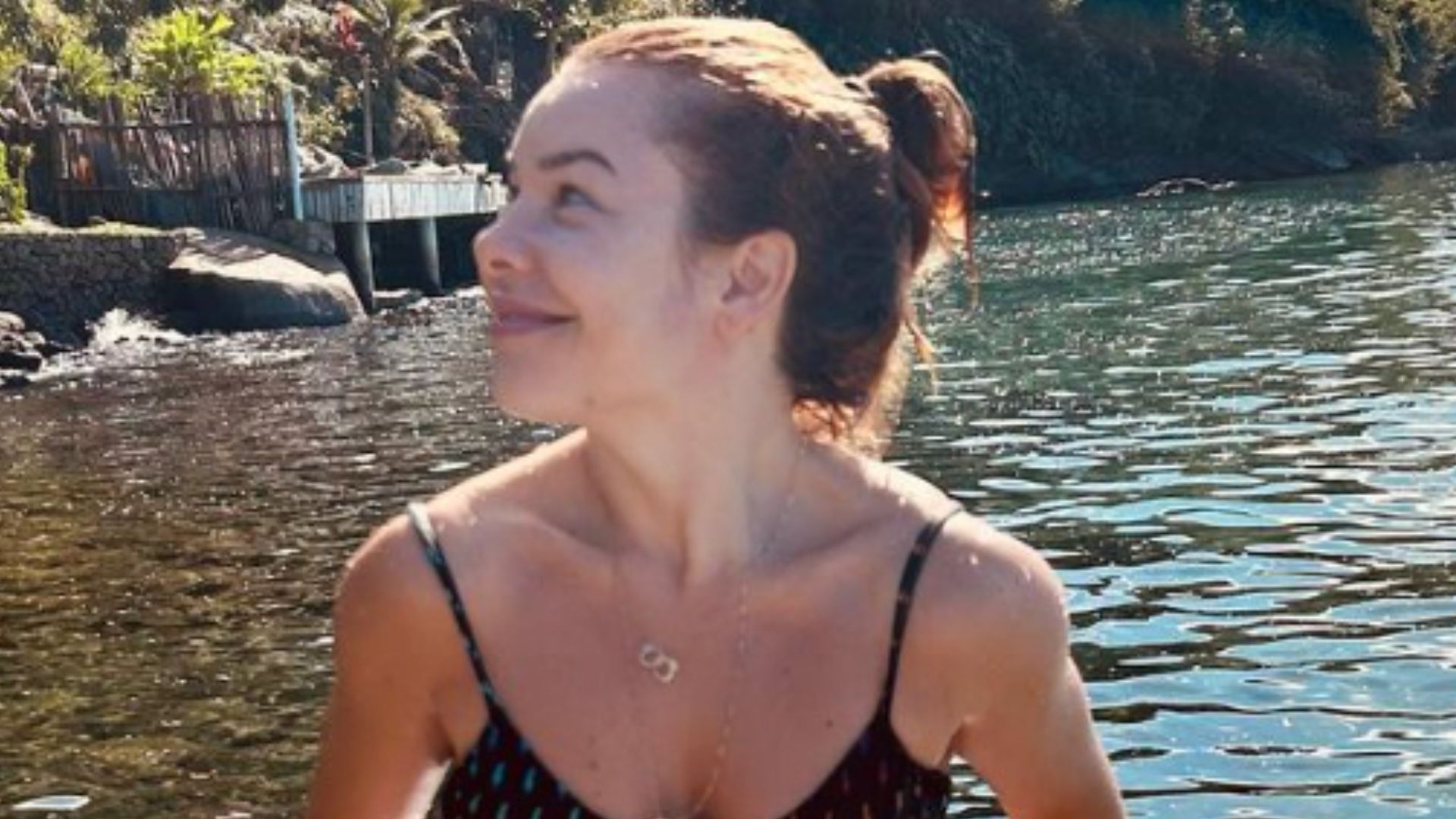 Fernanda Souza publica clique de biquíni ao chegar aos 39 anos: “Conta o segredo?”