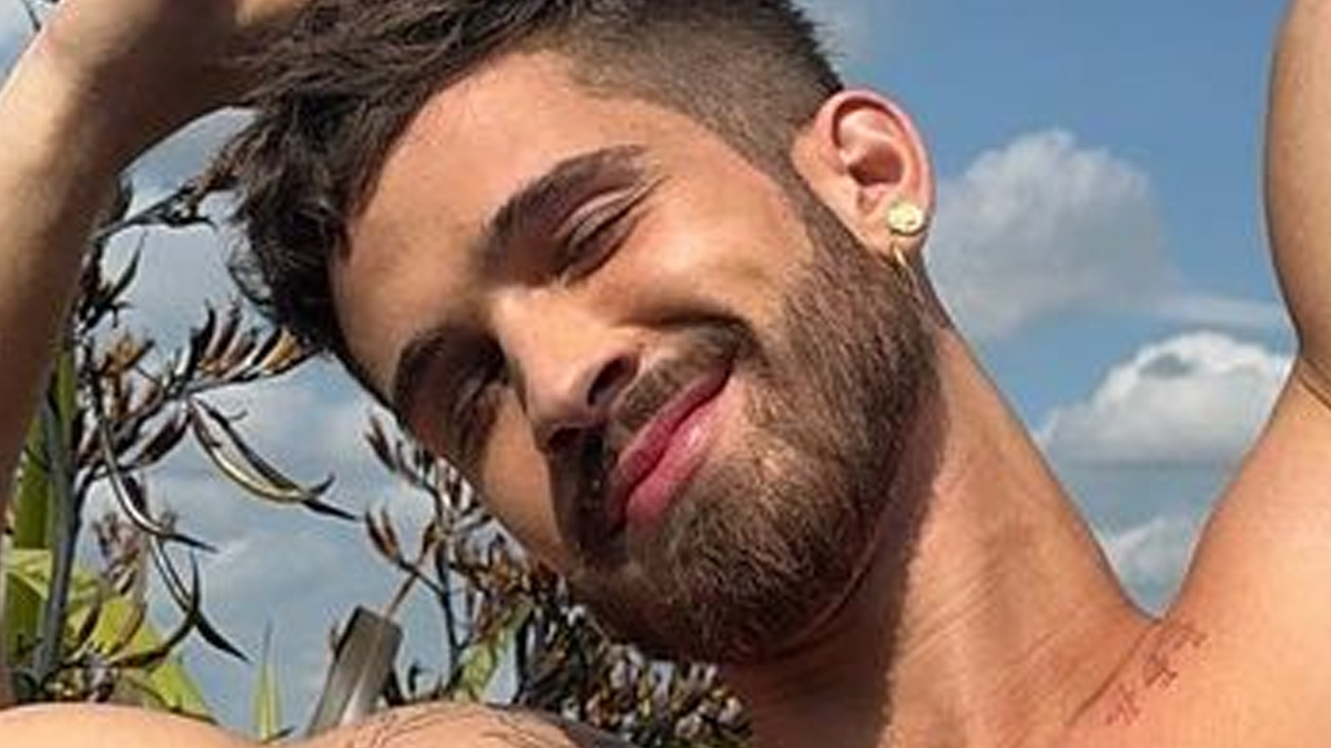 João Guilherme deixa rapazes sedentos com clique sem camisa: “Cada dia mais gato”