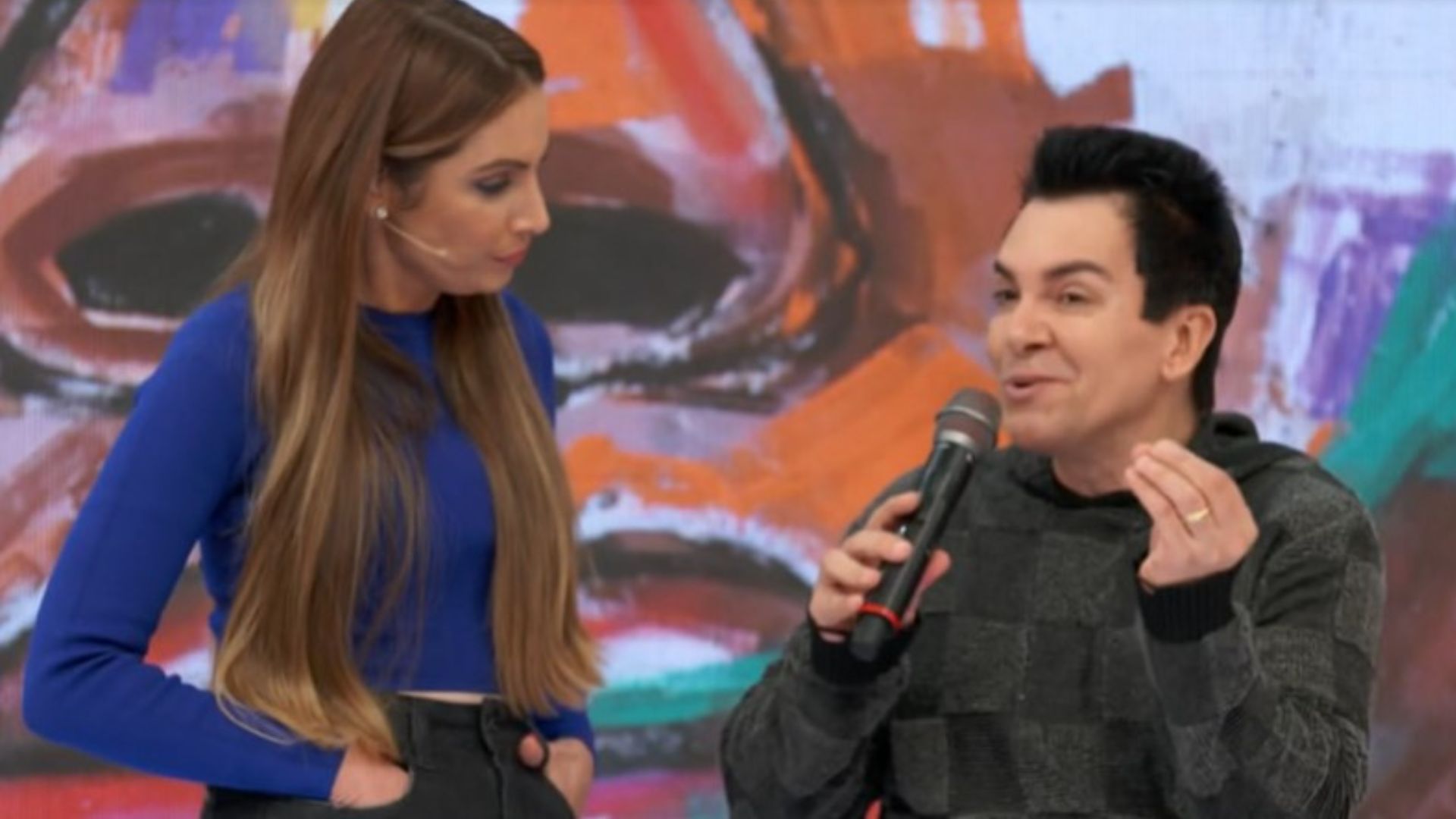 No ‘Encontro’, Regis Danese relata trabalho no samba: “Eu tinha tudo”