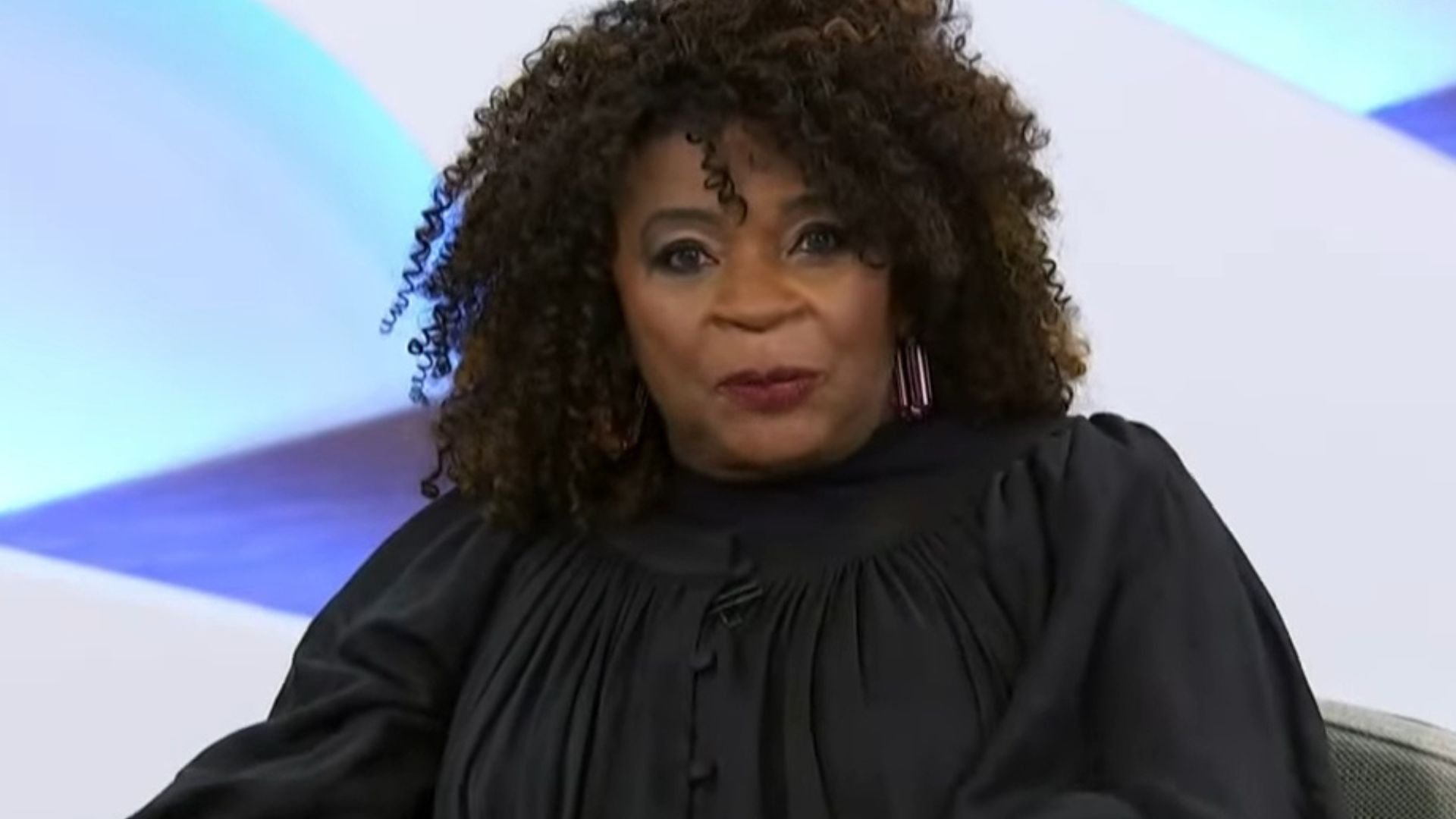 Zezé Motta faz desabafo sobre racismo: “Chama de negra feia, mas exuberante”
