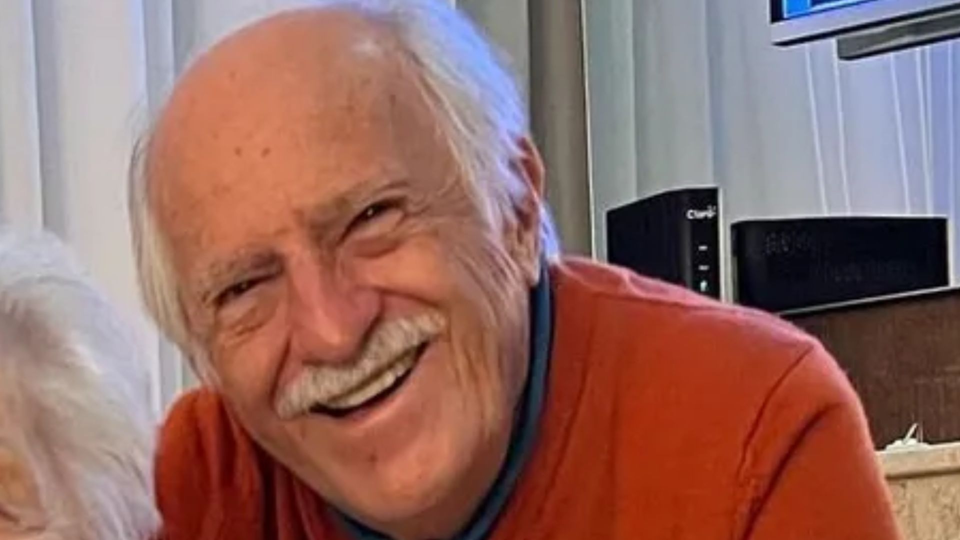 Ary Fontoura surge com irmã e fãs se impressionam: “Vem de família”