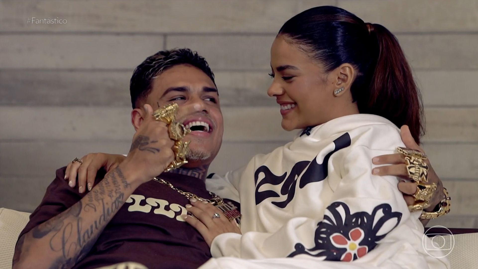 Bella Campos e MC Cabelinho anunciam data de casamento no Fantástico: “Dia 13”