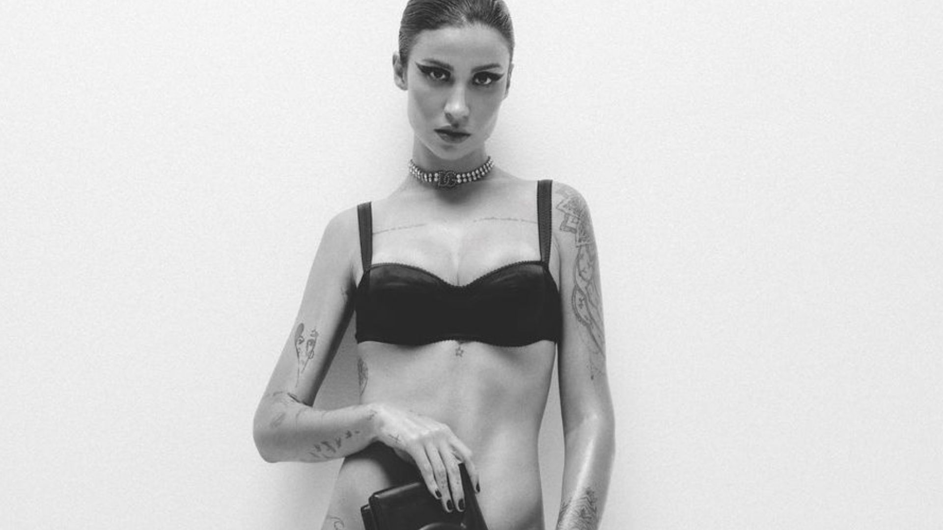 Bianca Andrade vira alvo de chacota em clique sem calcinha: “No banheiro”