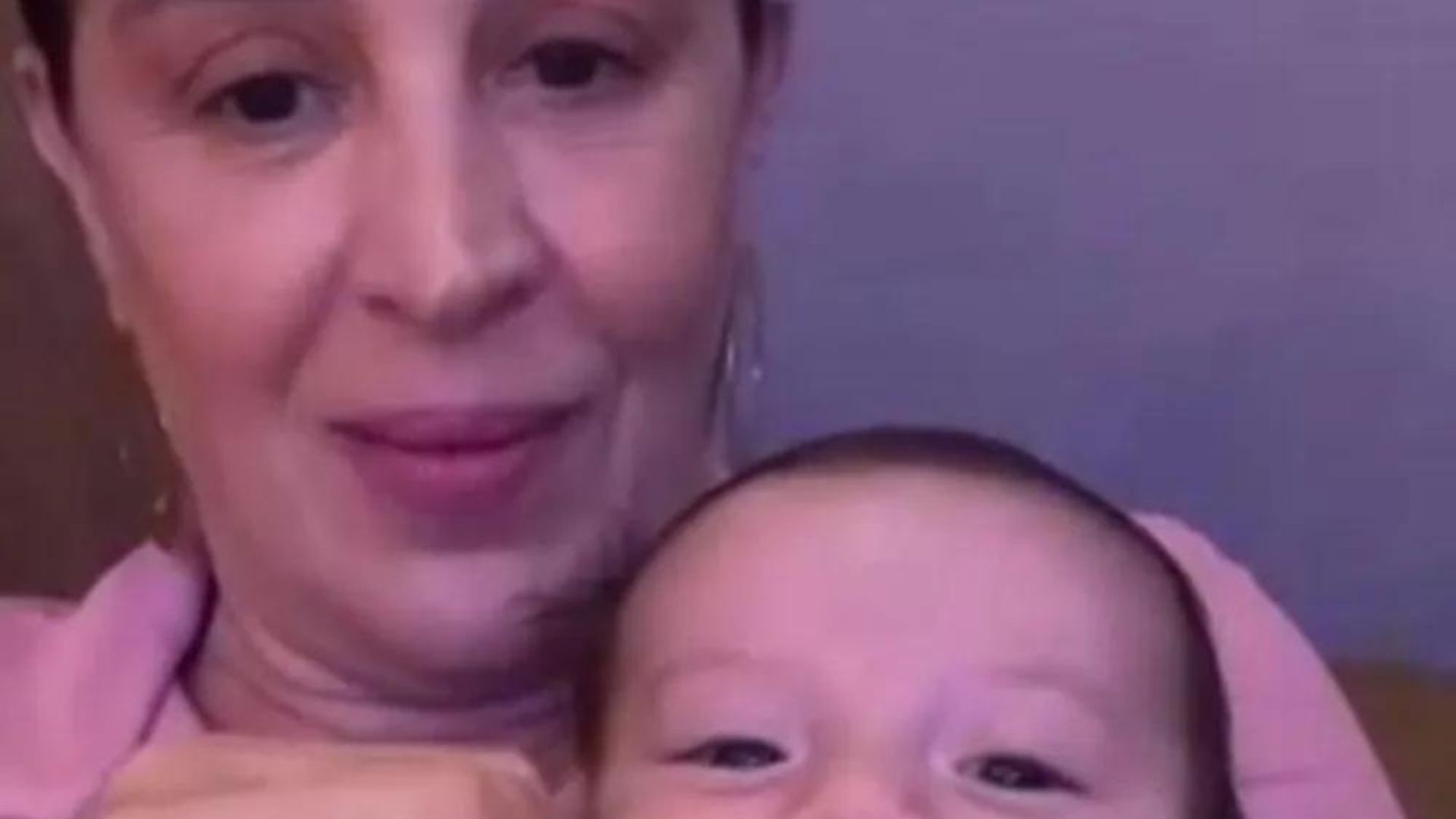 Filho de Claudia Raia sorri ao reconhecer a irmã em chamada de vídeo: “Saudade”