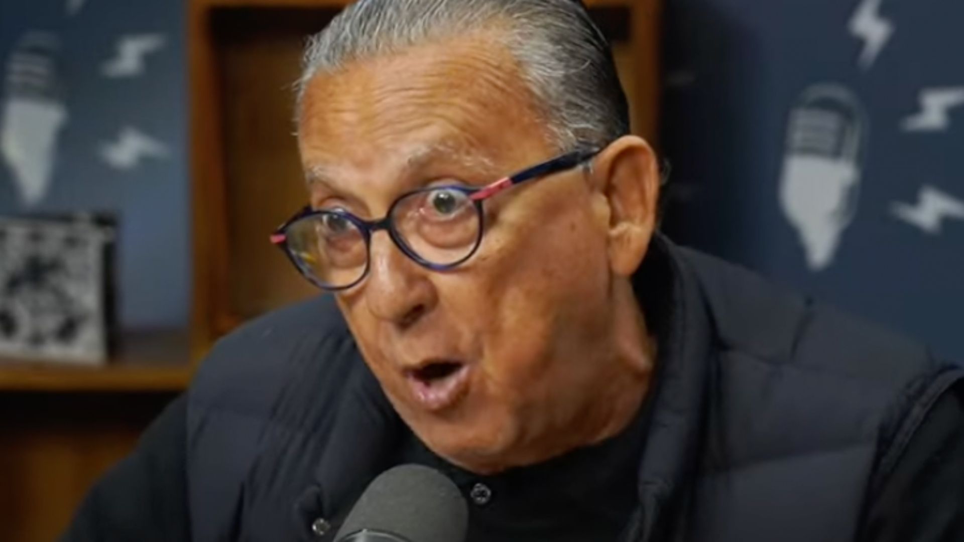 Galvão Bueno rebate ataques gratuitos de desafeto: “Não usa o cérebro”
