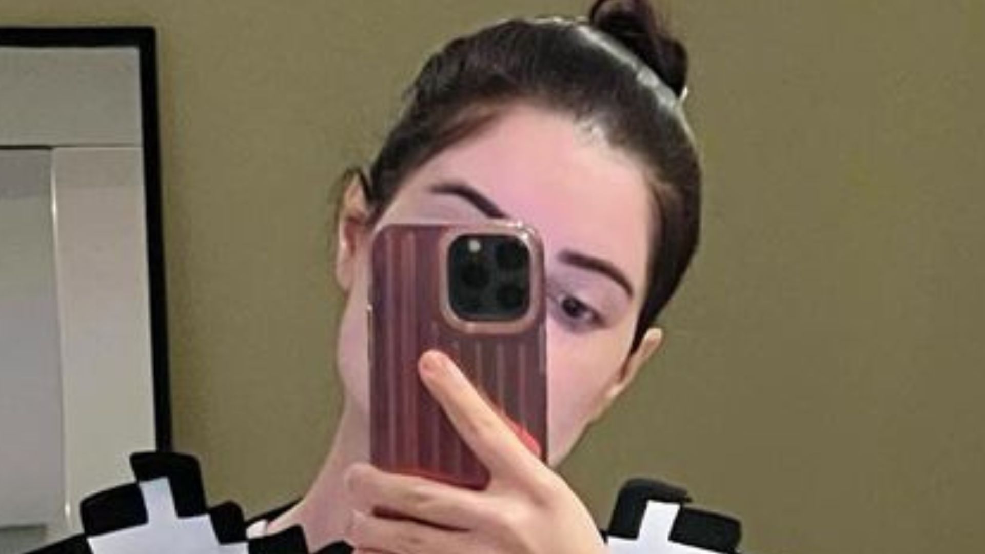 Que roupa é essa? Gkay intriga fãs com camiseta inusitada: “Buguei”
