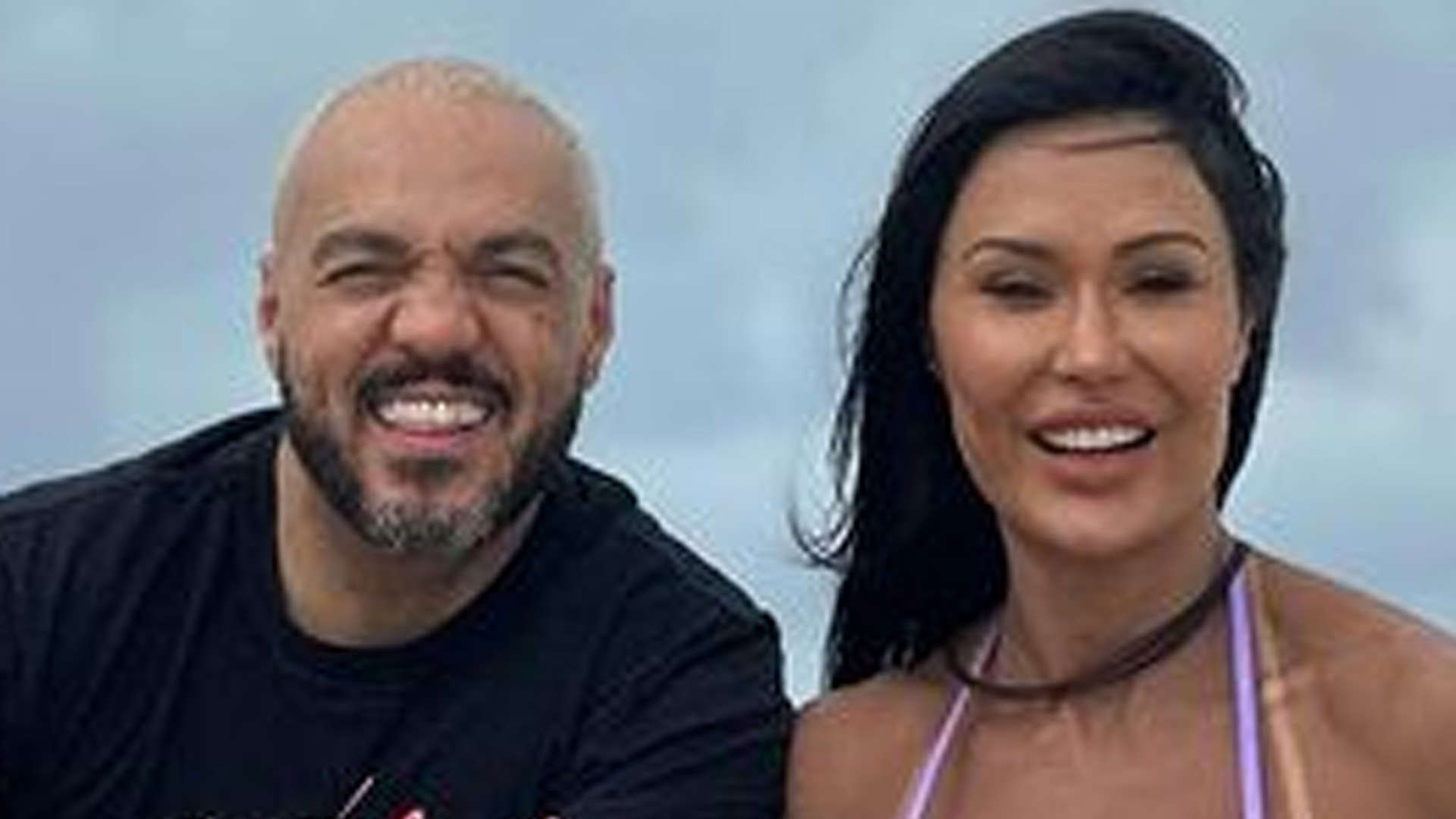 Gracyanne Barbosa e Belo posam com filhos caninos e encantam fãs: “Tudão”