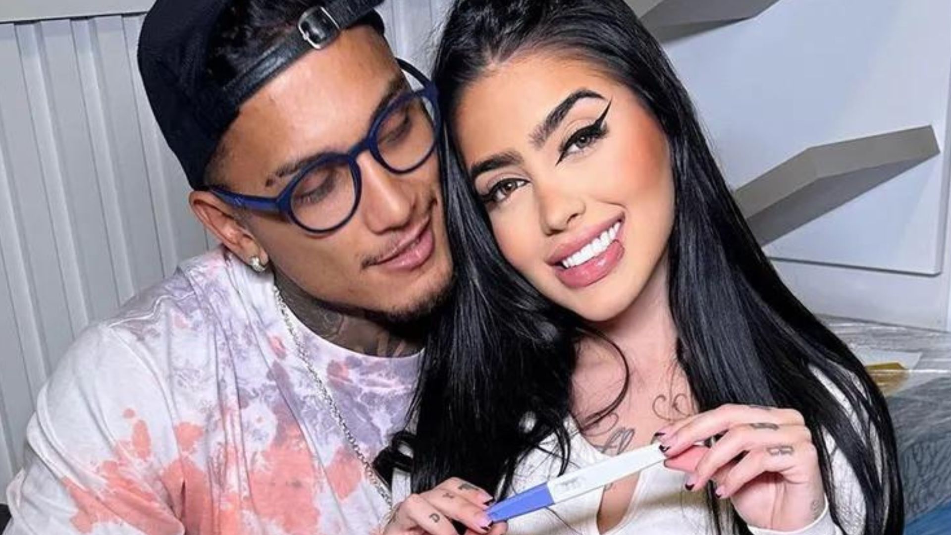 Gravidez de MC Mirella vira piada e web reage: “Era a Virgínia”