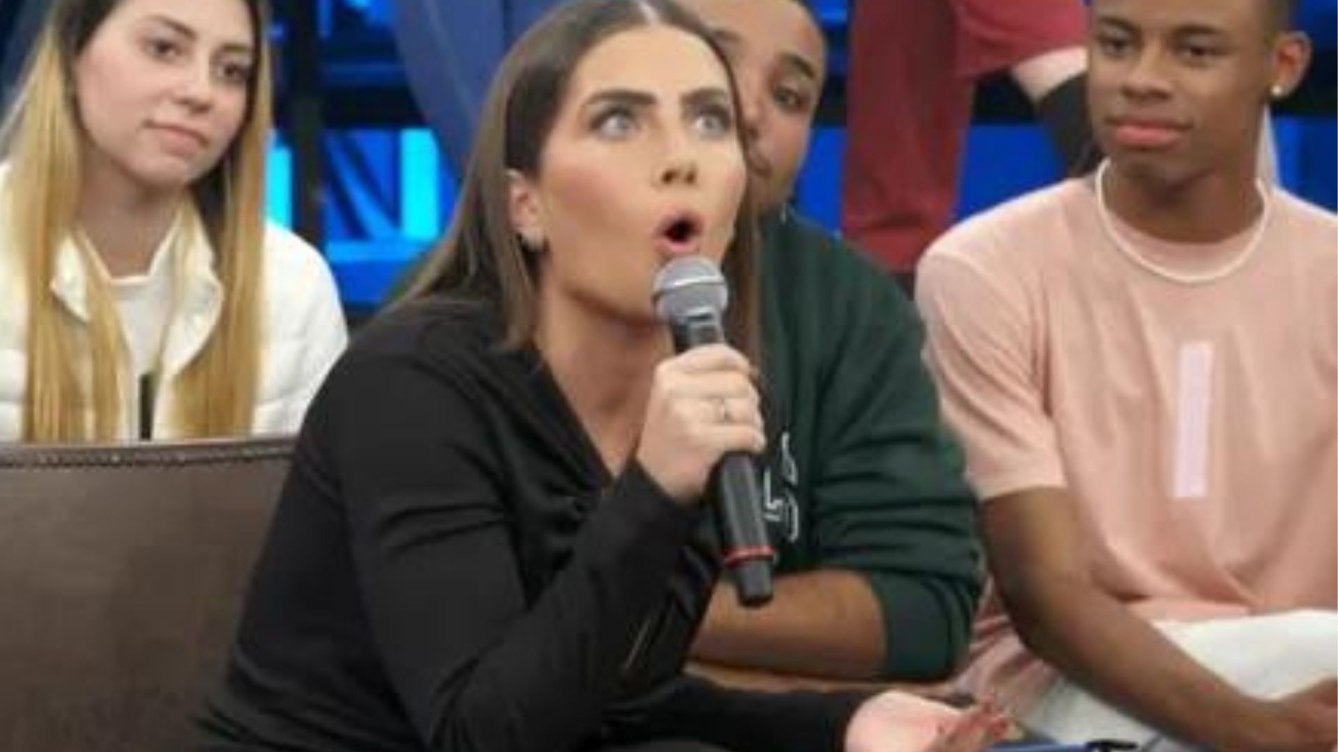 Participação de Jade Picon no ‘Altas Horas’ divide opiniões: “Inimiga do carisma”