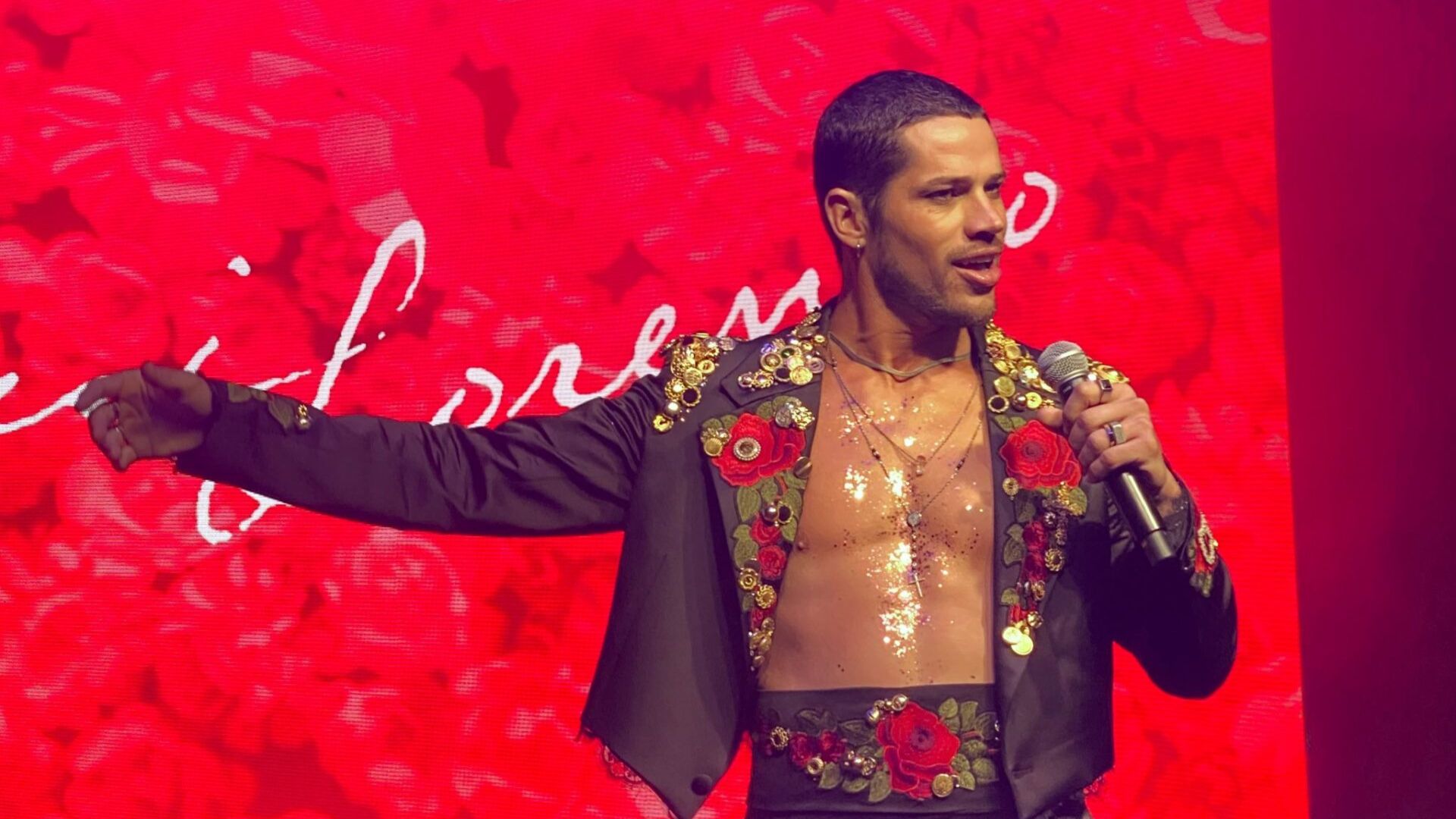 José Loreto surpreende ao relatar ‘fase agênero’: “Não se trata de sexualidade”