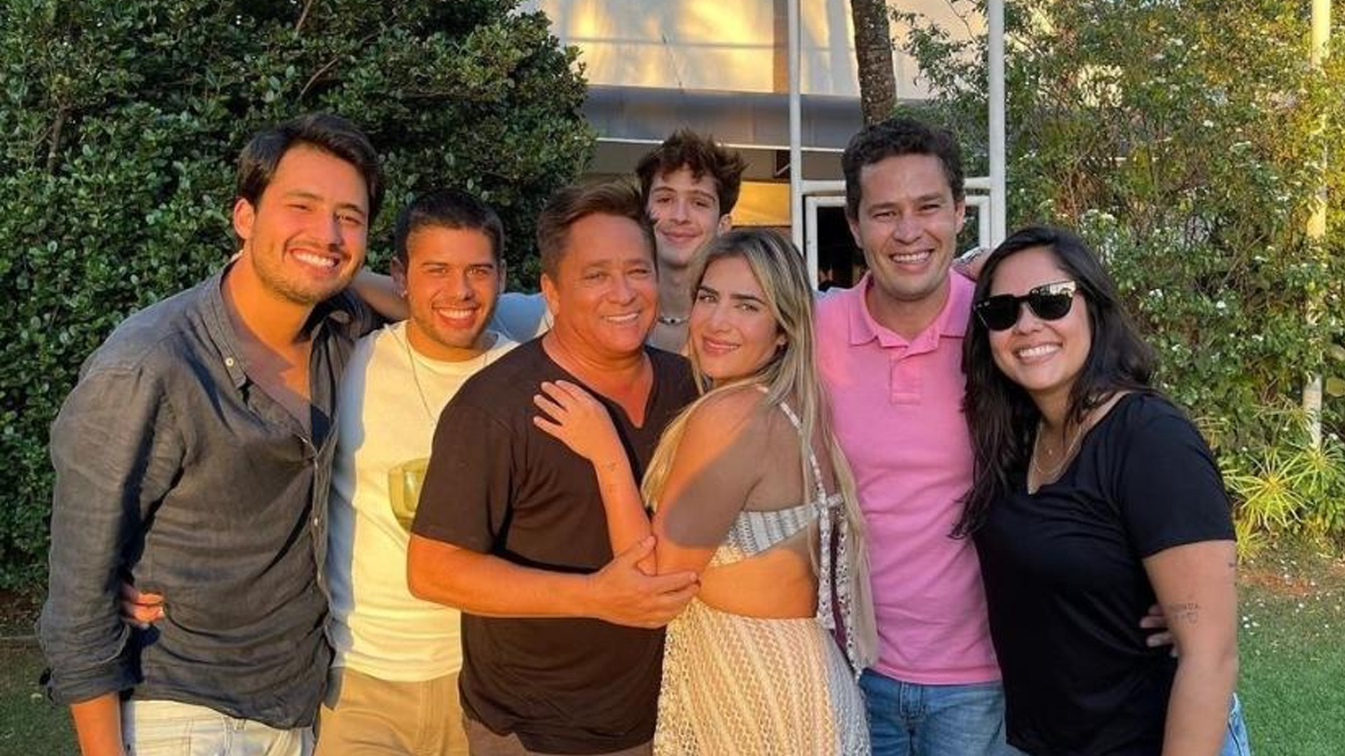 Pai de seis, Leonardo polemiza ao revelar filho favorito: “Amor é convivência”