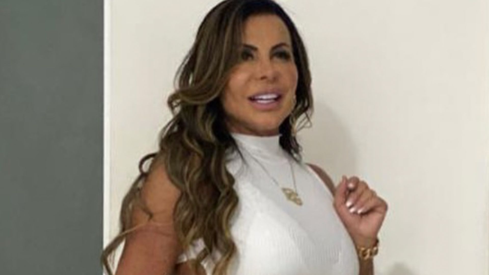 Gretchen usa legging sem calcinha e marca tudo em look: “Só para as inimigas”