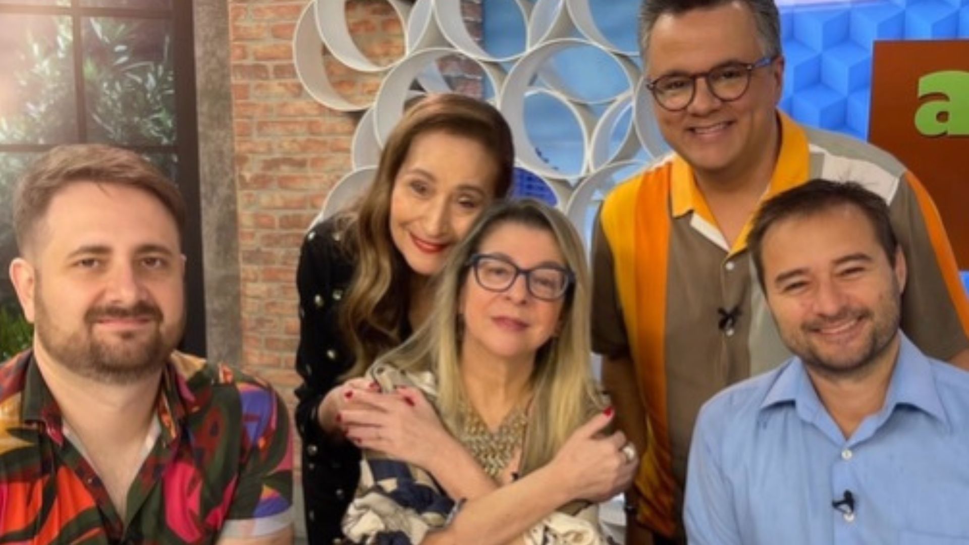 Márcia Piovesan reaparece com Sonia Abrão após internação: “Fase final”