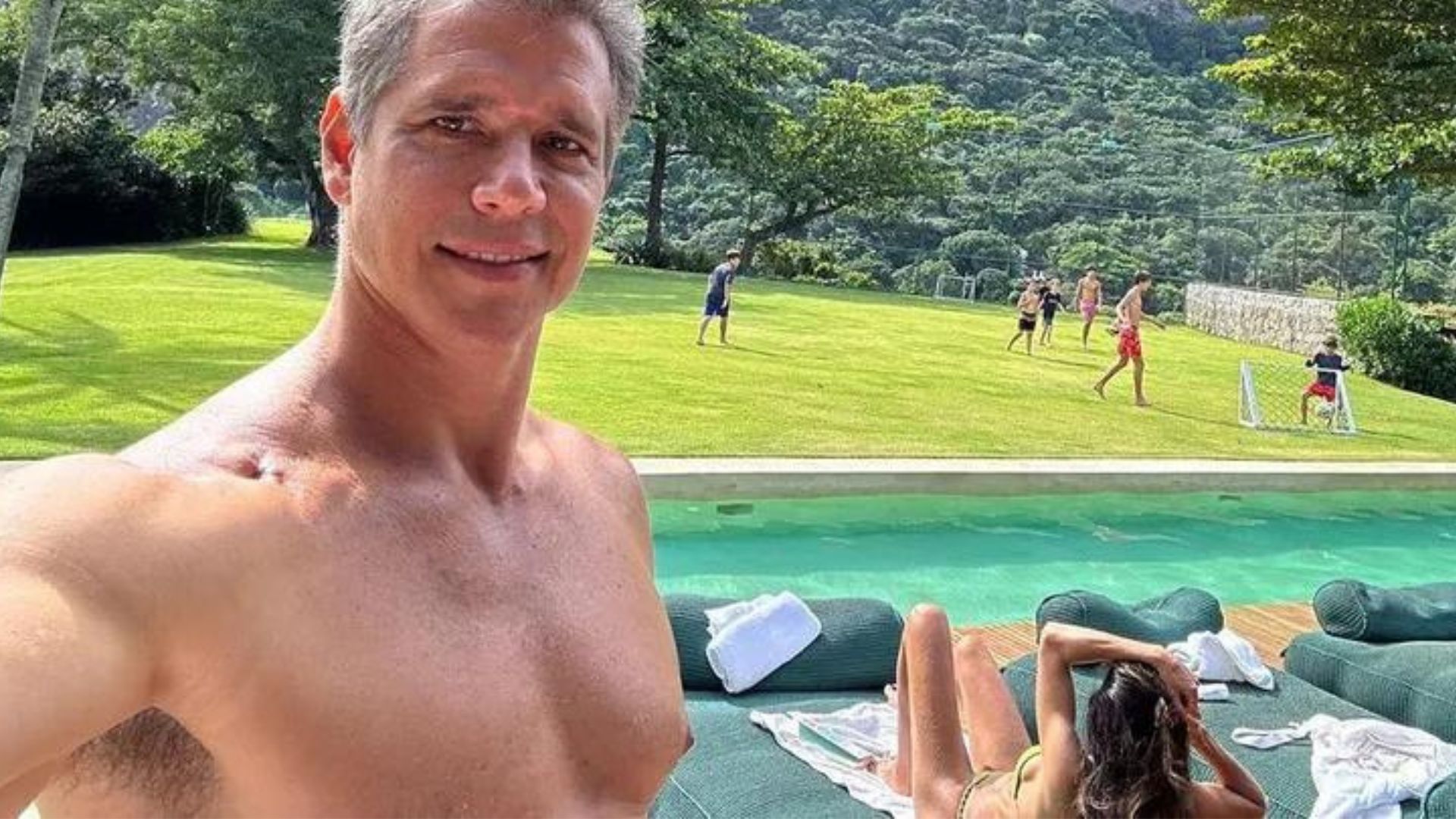 Márcio Garcia mostra mansão luxuosa em que mora com a família: “Obrigado, Deus”