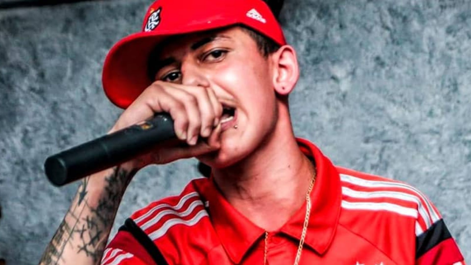 Tragédia! Aos 22 anos, cantor é assassinado a tiros em barbearia