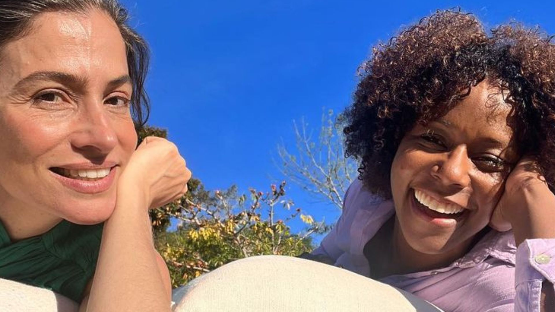 Renata Vasconcellos e Maju Coutinho aproveitam domingão de sol no Rio: “Boa companhia”