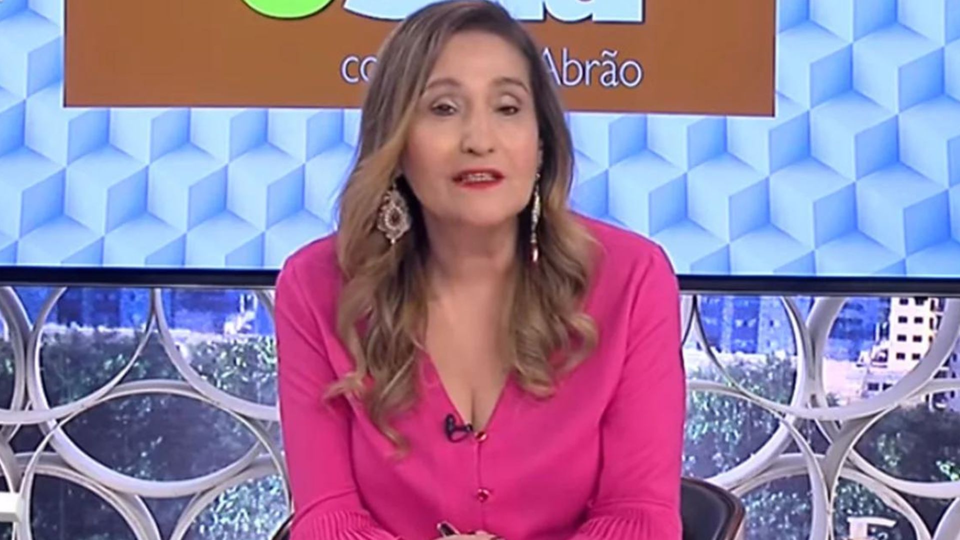 Mas já? Sonia Abrão levanta mutirão para ex-Fazenda em novo reality: “Votem”