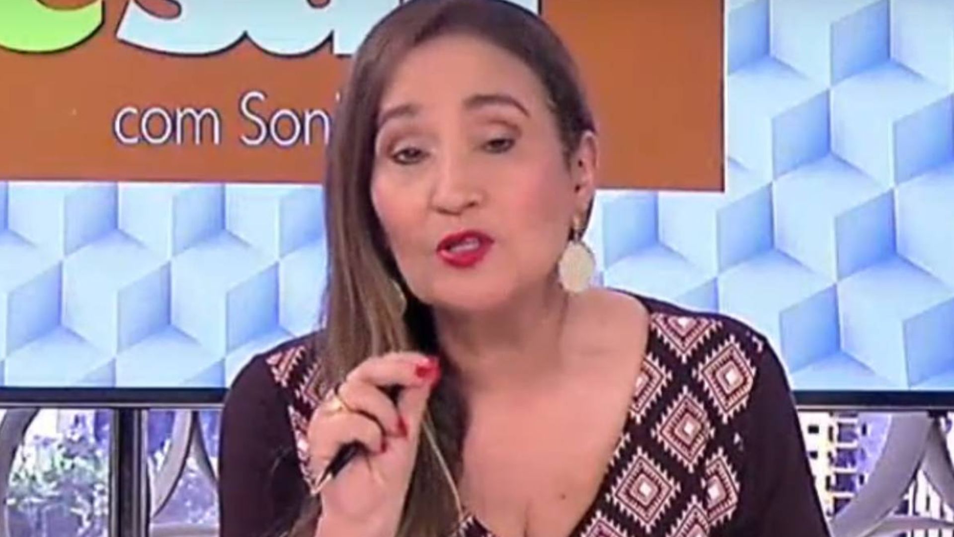 Ressentida? Sincera, Sonia Abrão alfineta ex-funcionário e web reage: “Eita”