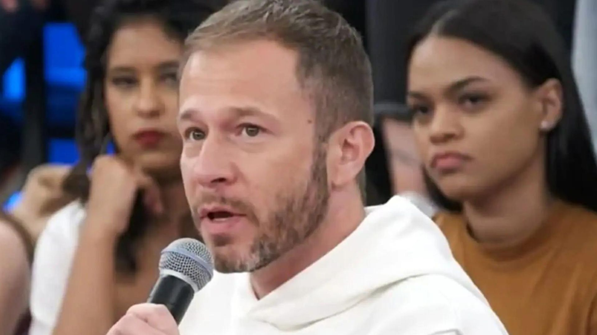 Tiago Leifert expõe informação interna sobre o BBB e surpreende público: “A gente”
