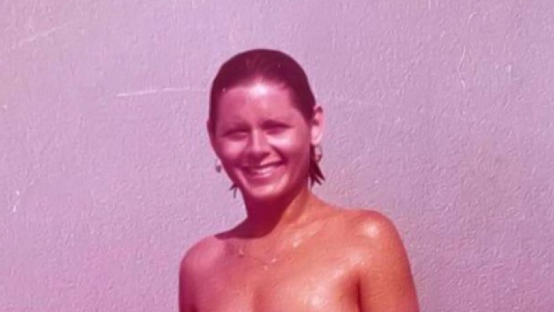 Vera Fischer escandaliza ao publicar clique sem roupa em praia de nudismo: “Deusa”