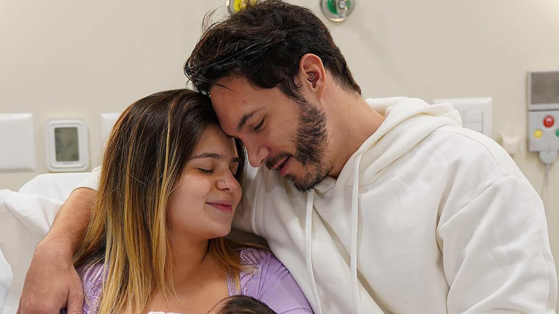 Viih Tube mostra rostinho da filha com Eliezer pela primeira vez: “Muito linda”