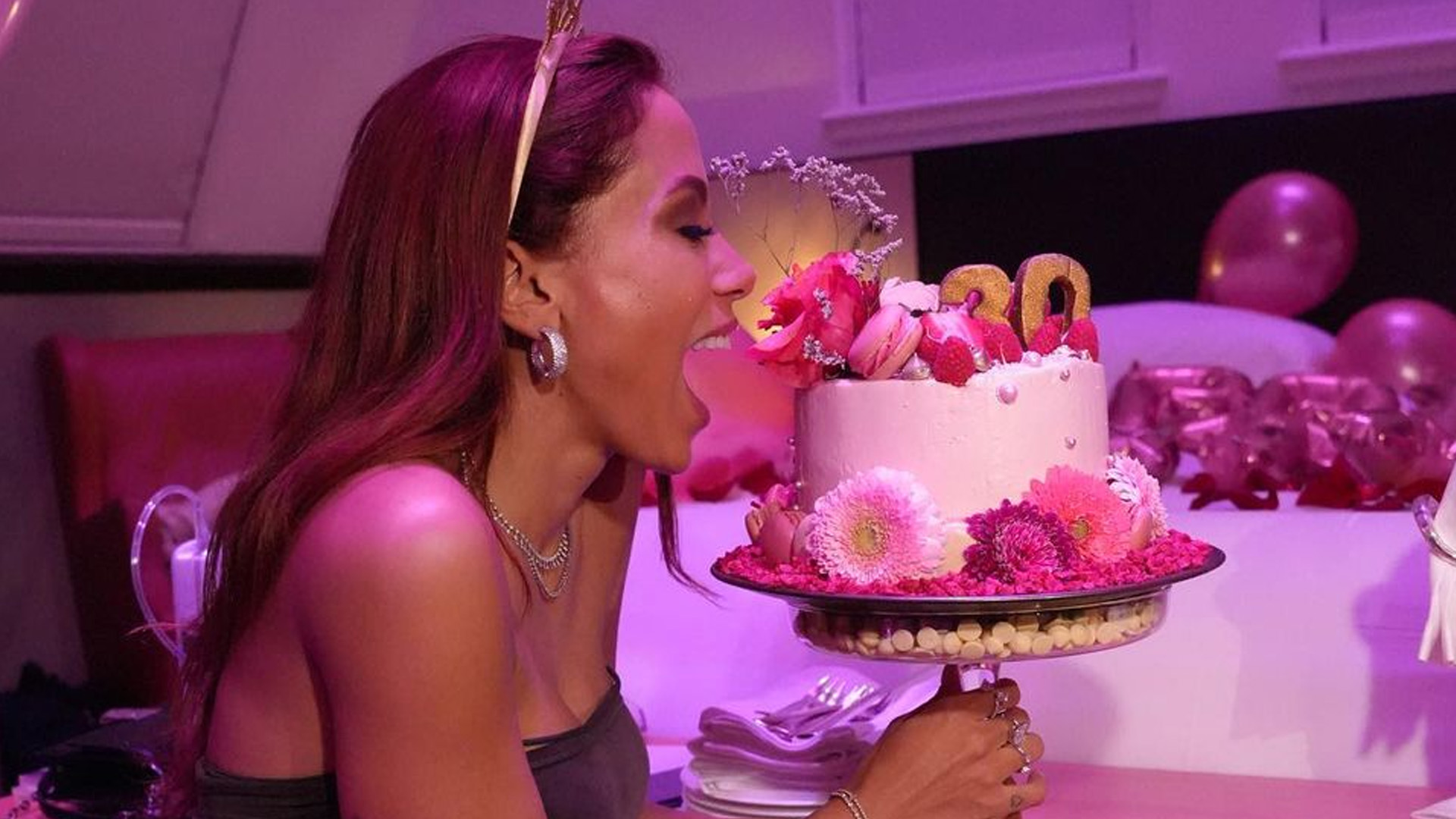 Anitta se declara para si mesma ao celebrar 30 anos: “Tenho poder”