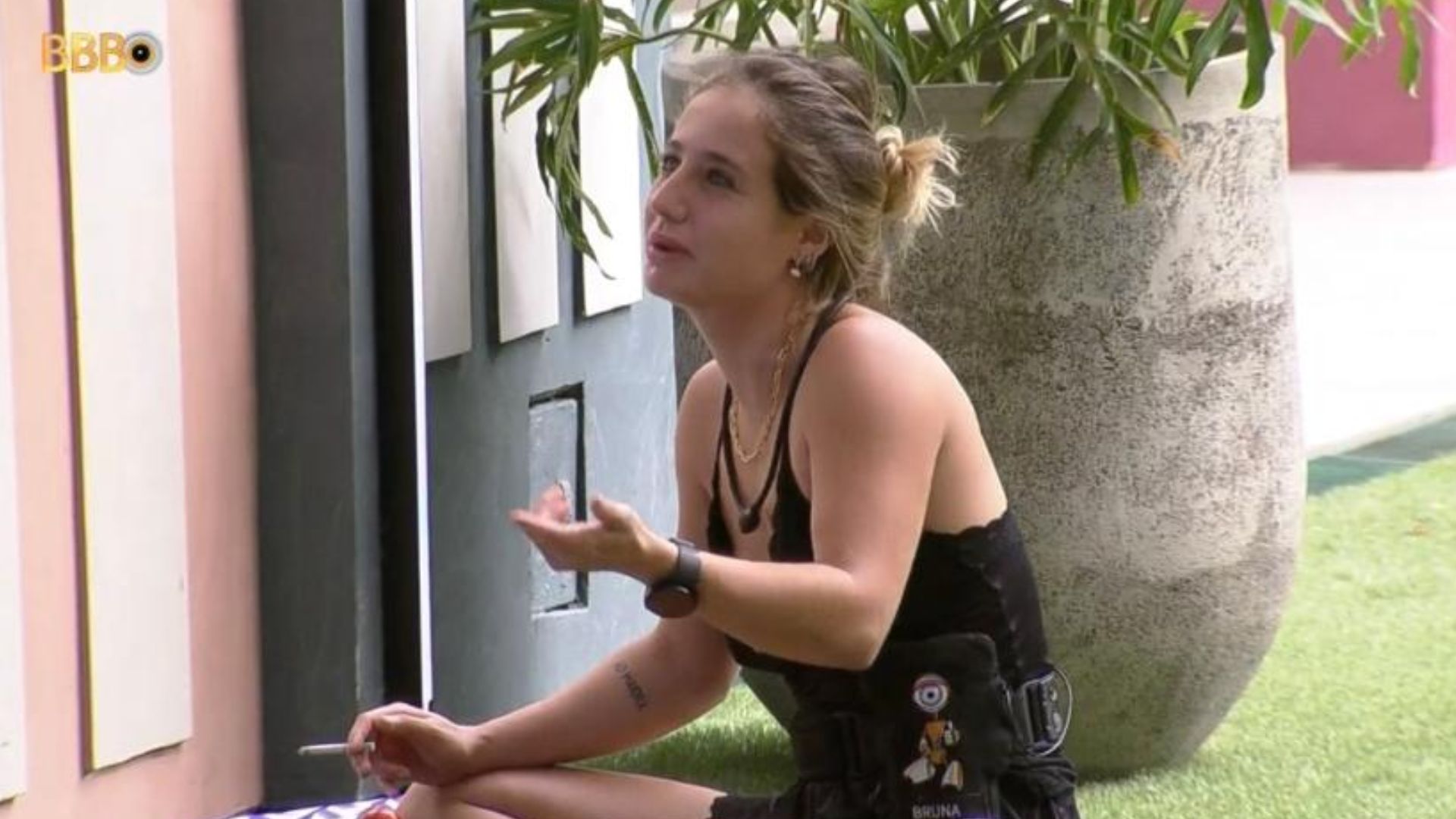BBB23: Bruna Griphao ataca brother após aproximação inesperada: “Sorrateiro pra c*ralho”