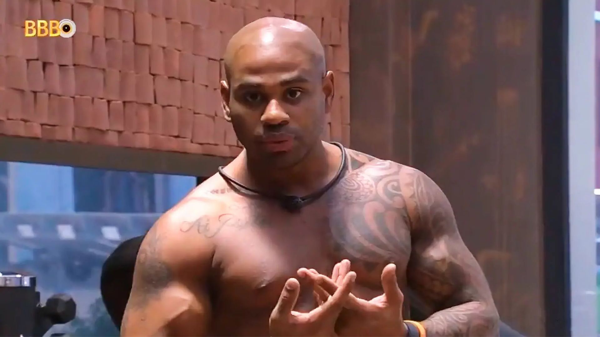 BBB23: Cezar critica atitude de sister: “Colocou a minha cabeça na bandeja”