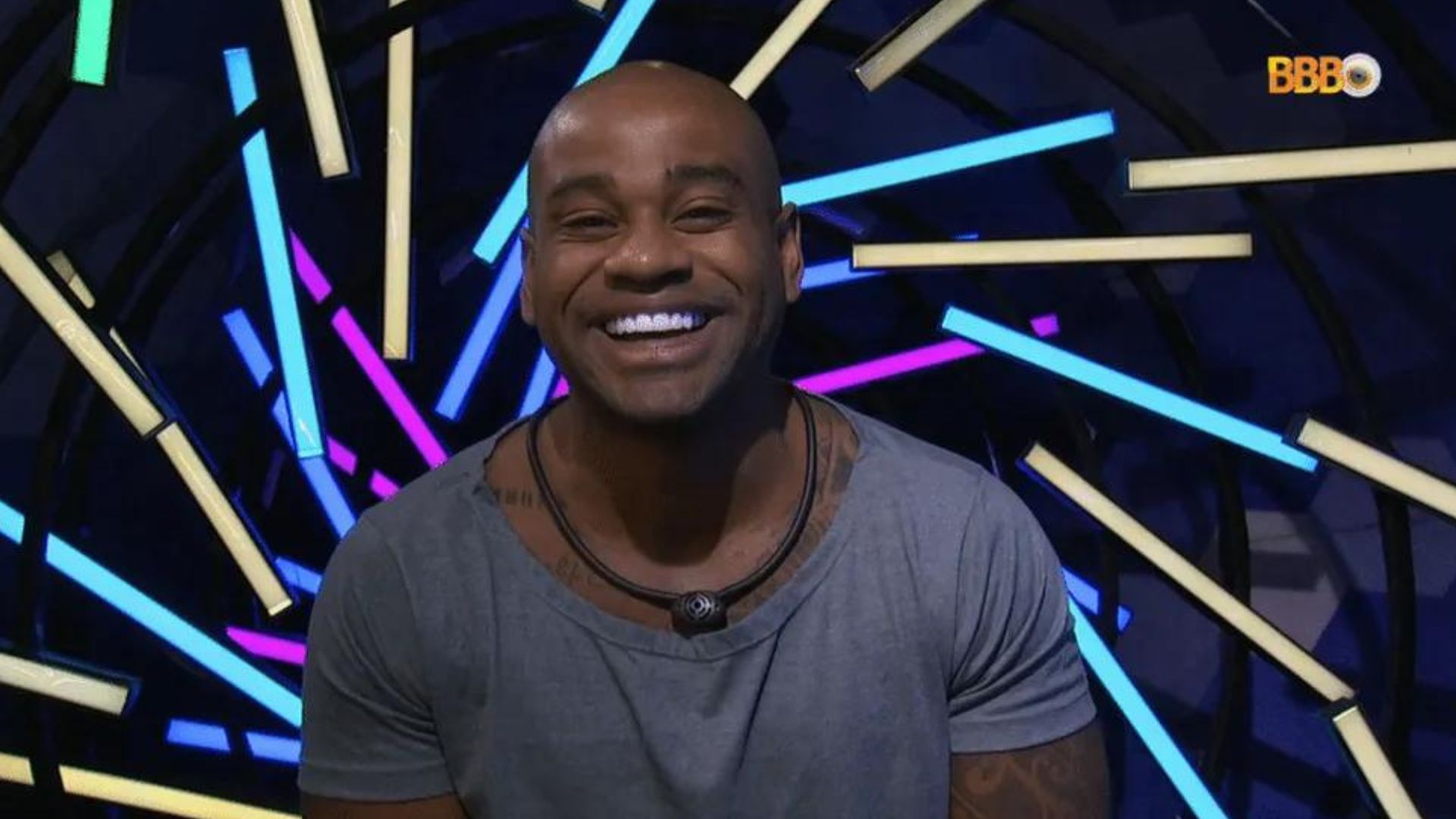 BBB23: Como assim? Cezar Black comemora ao bater recorde pessoal: “14 dias”