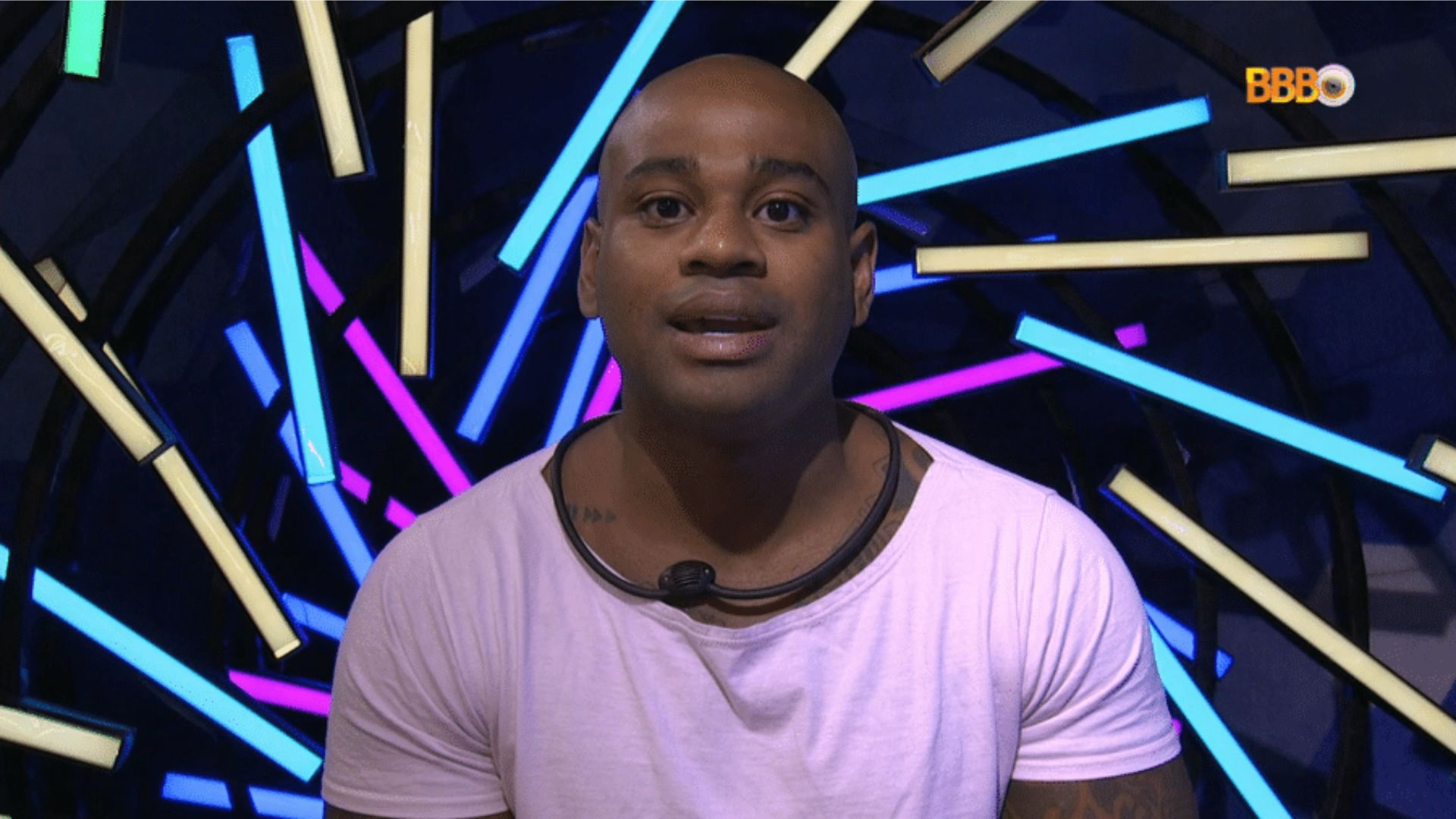 BBB23: Cezar comove com desabafo após ser atacado por brothers: “Acuado”