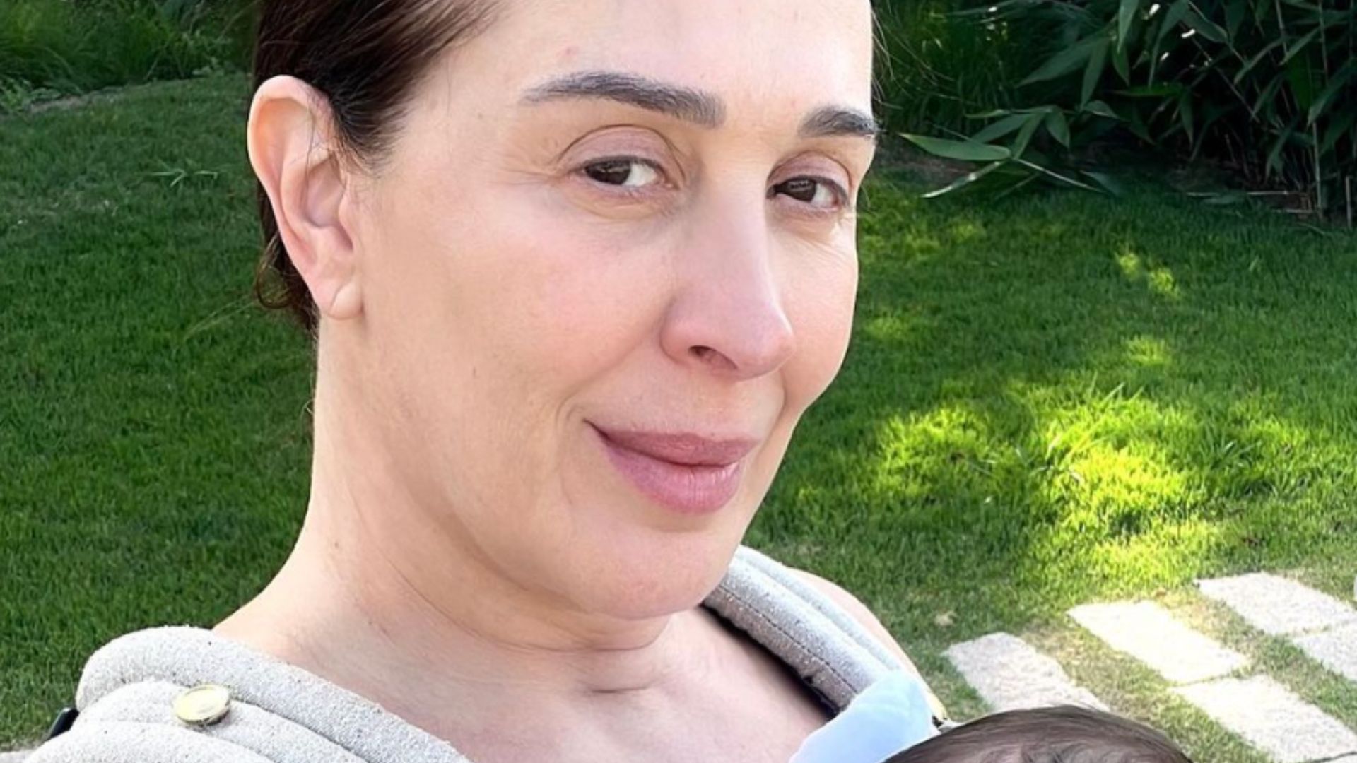 Claudia Raia é atacada após publicar foto com o filho: “Precisa se cuidar”