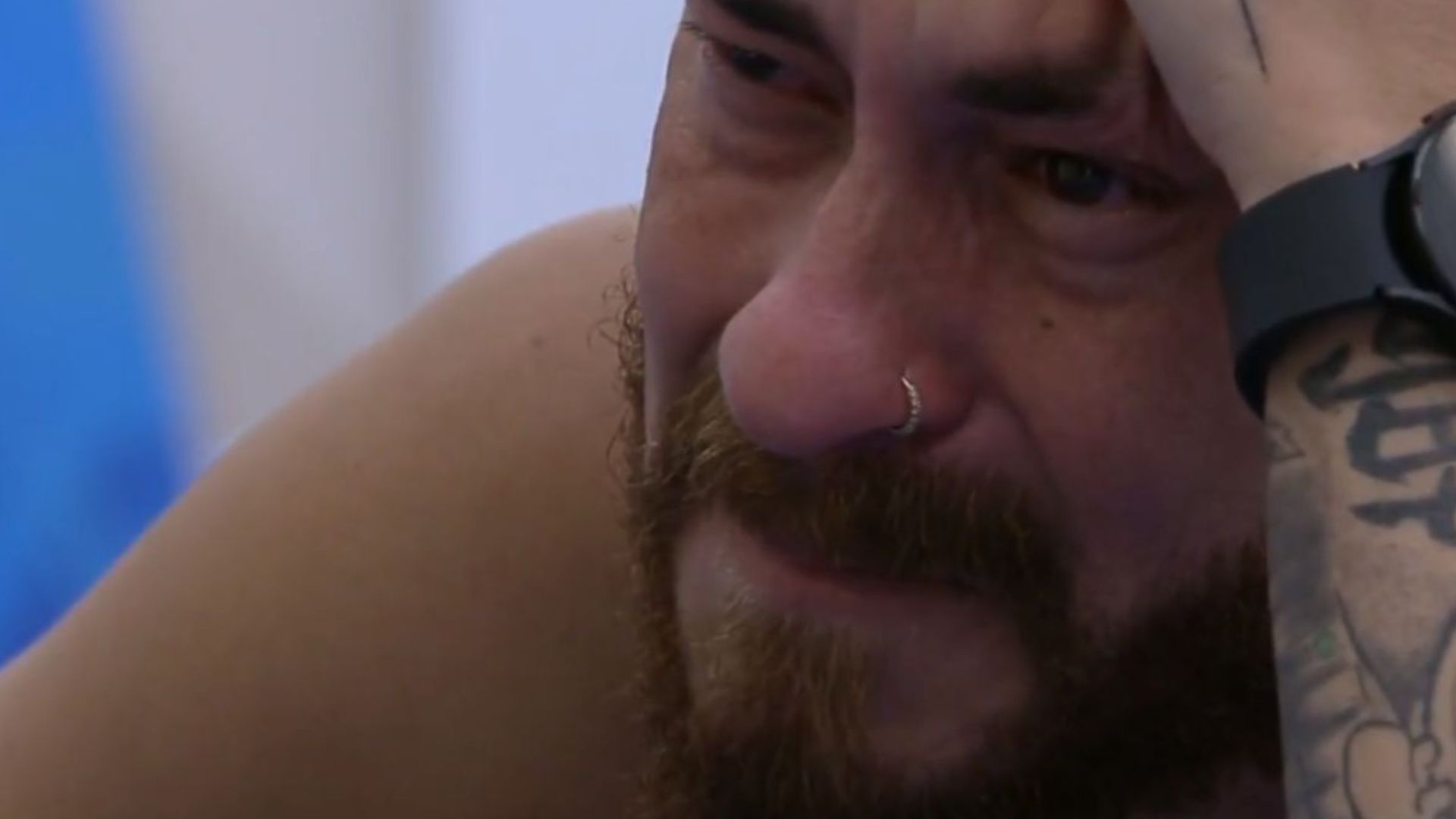 BBB23: Sozinho, Fred não aguenta e cai no choro após permanência de Sarah