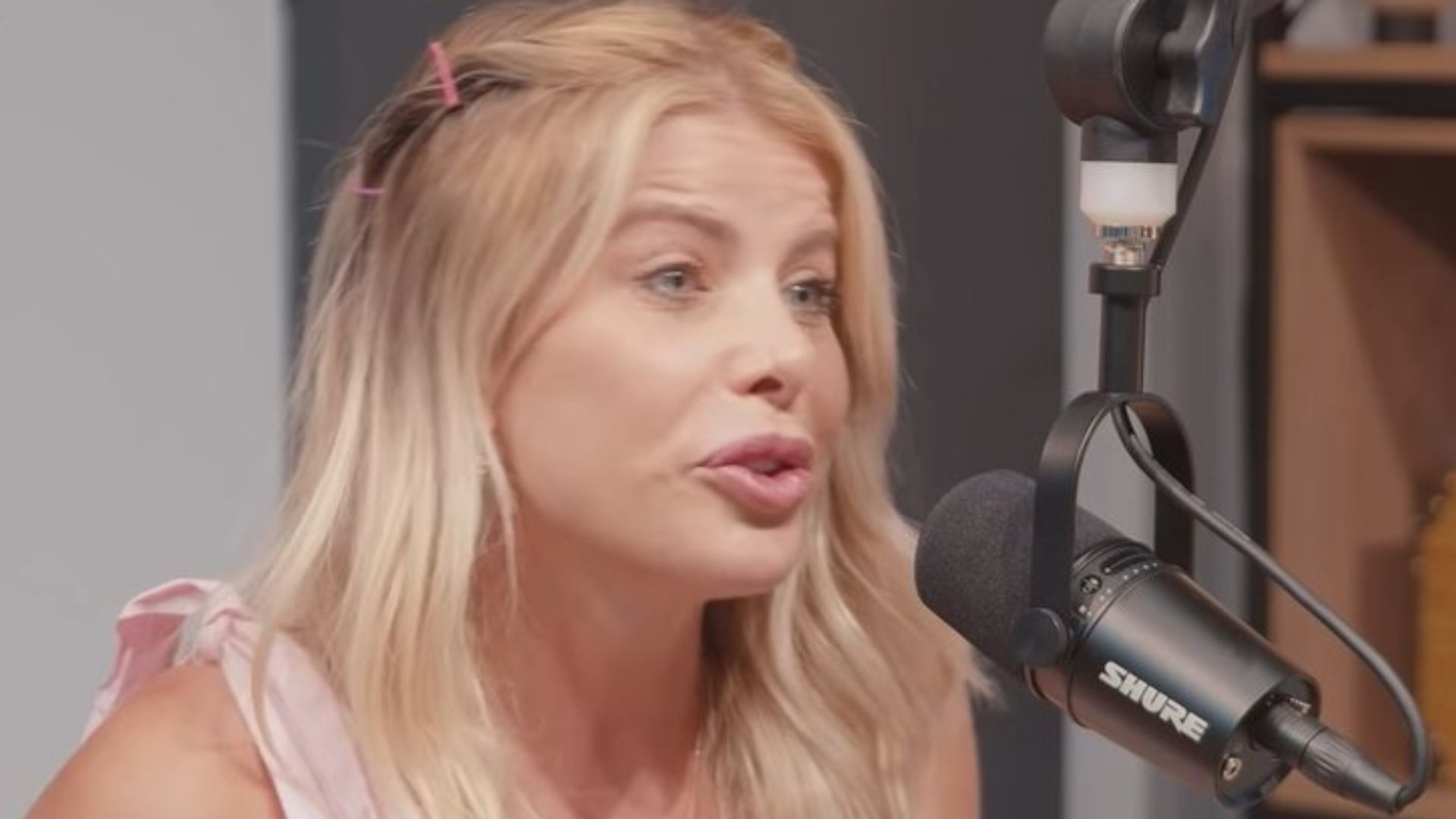 Karina Bacchi relata supostas orgias em festas da Globo: “Casa de diretor”